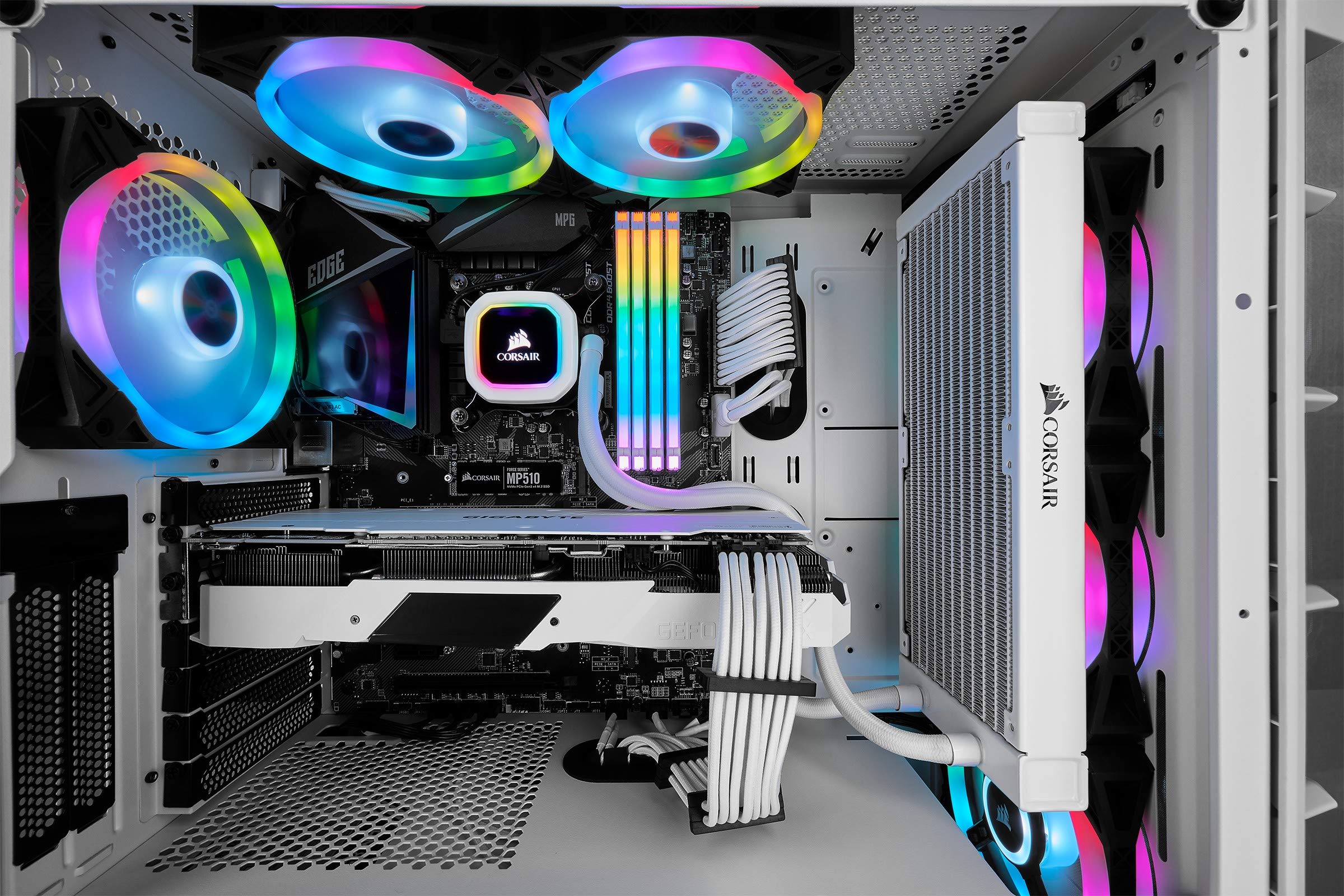 Corsair iCUE QL120 RGB, Ventilateur LED RGB PWM 120 mm (102 LED RGB Paramétrables Individuellement, Allant jusqu’à 1 500 TR/Min, Faible Bruit) Lot de Trois Ventilateurs avec Lighting Node CORE - Noir