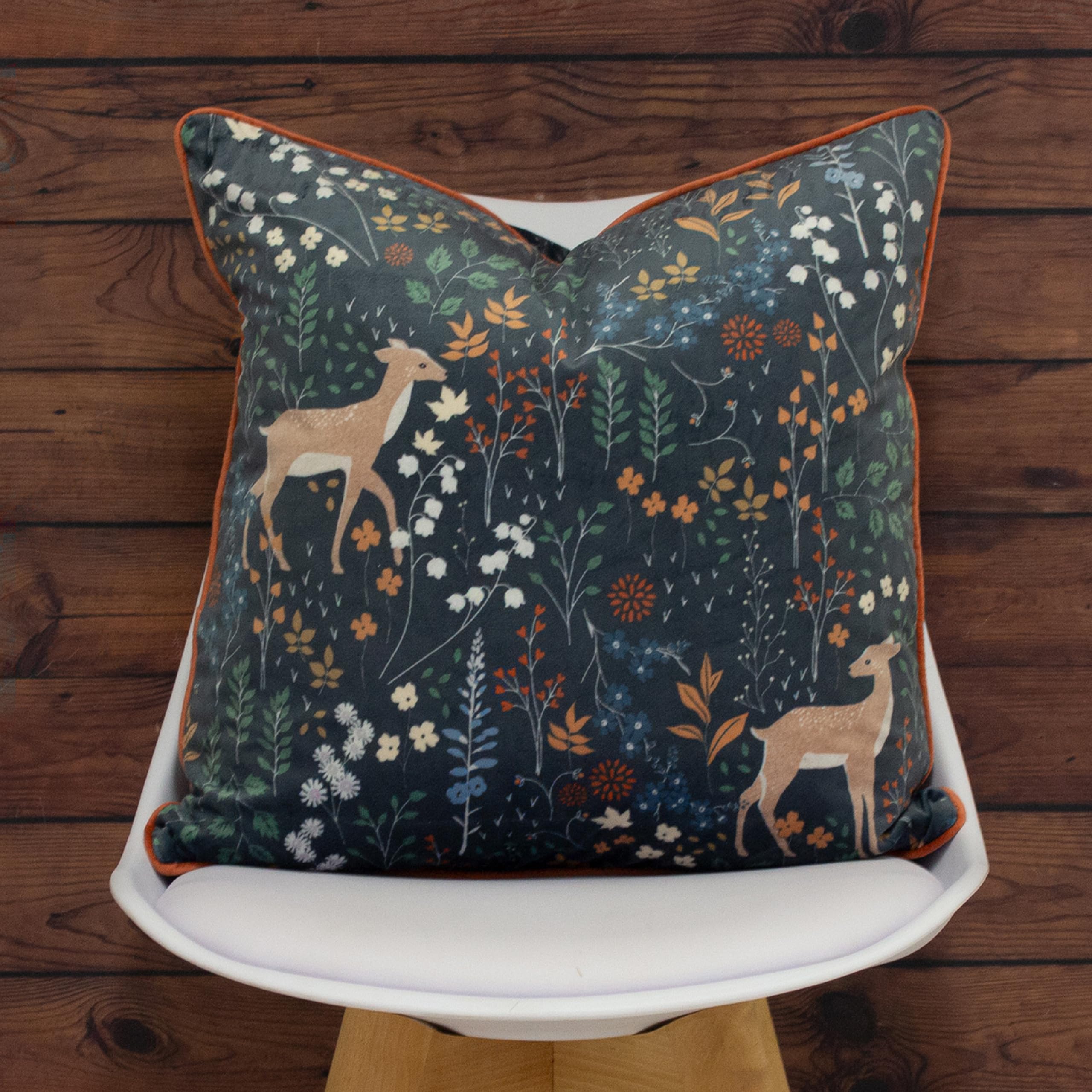 Coussin garni de plumes furn. Richmond Botanical pour remédier aux intérieurs ternes