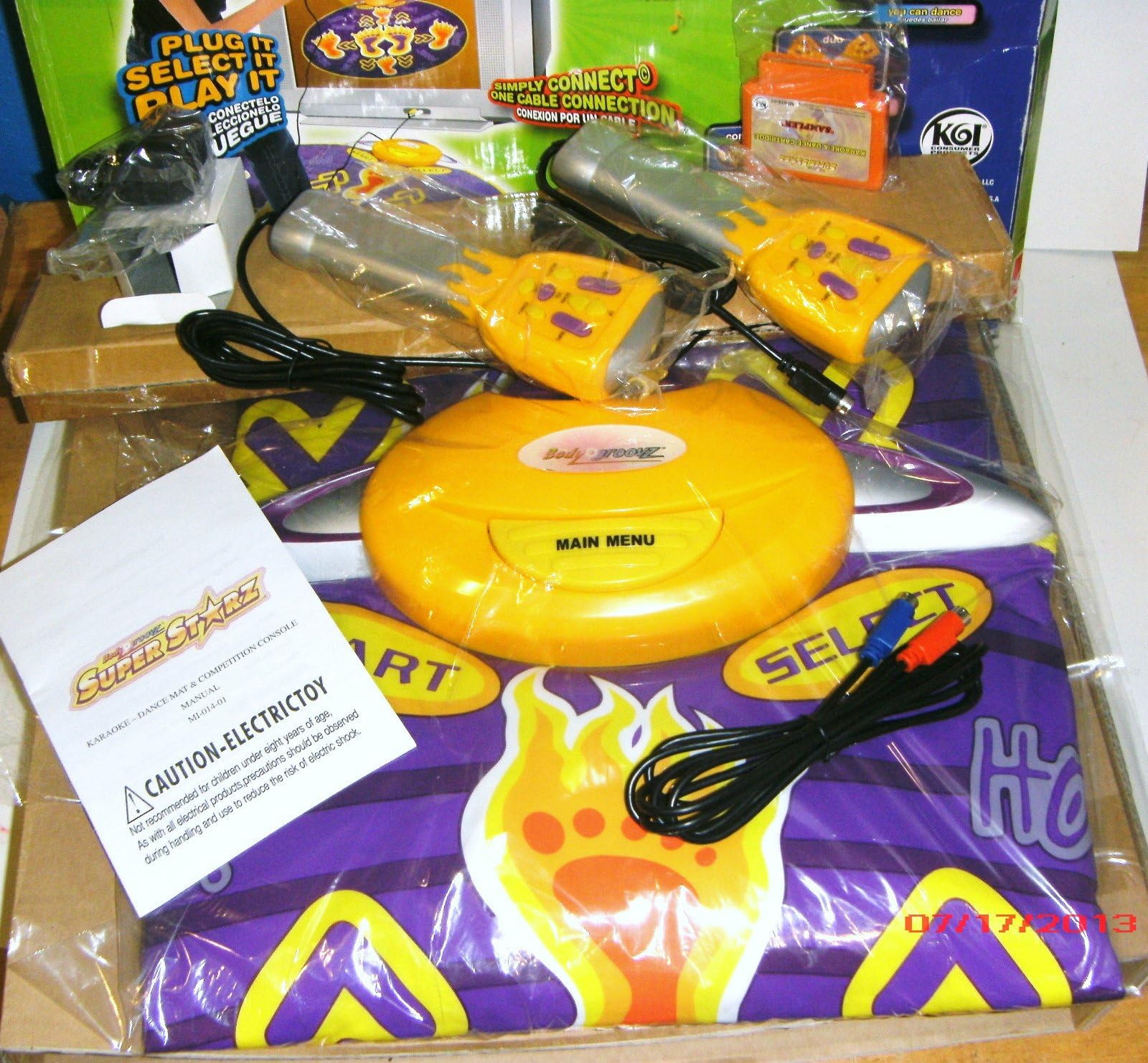 Body Groovz Super Dancer Dance Mat with Microphone by KGI