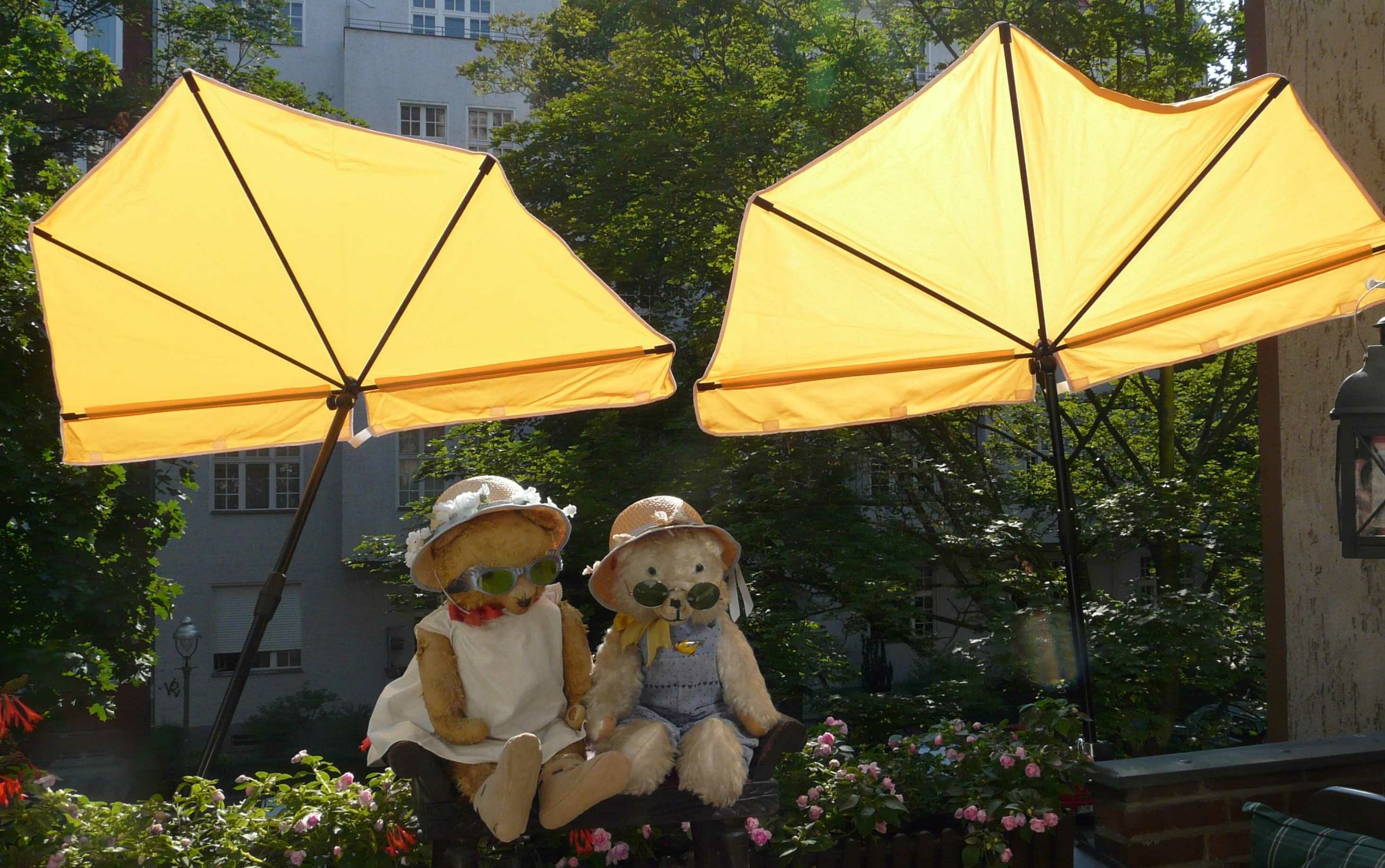 Neu - Sonnenschirm - Modell: Holly Shadow - STABIELO - Balkon - Stuhl-Sonnenschirm Holly'mat® - Fächerschirm GOLDGELB