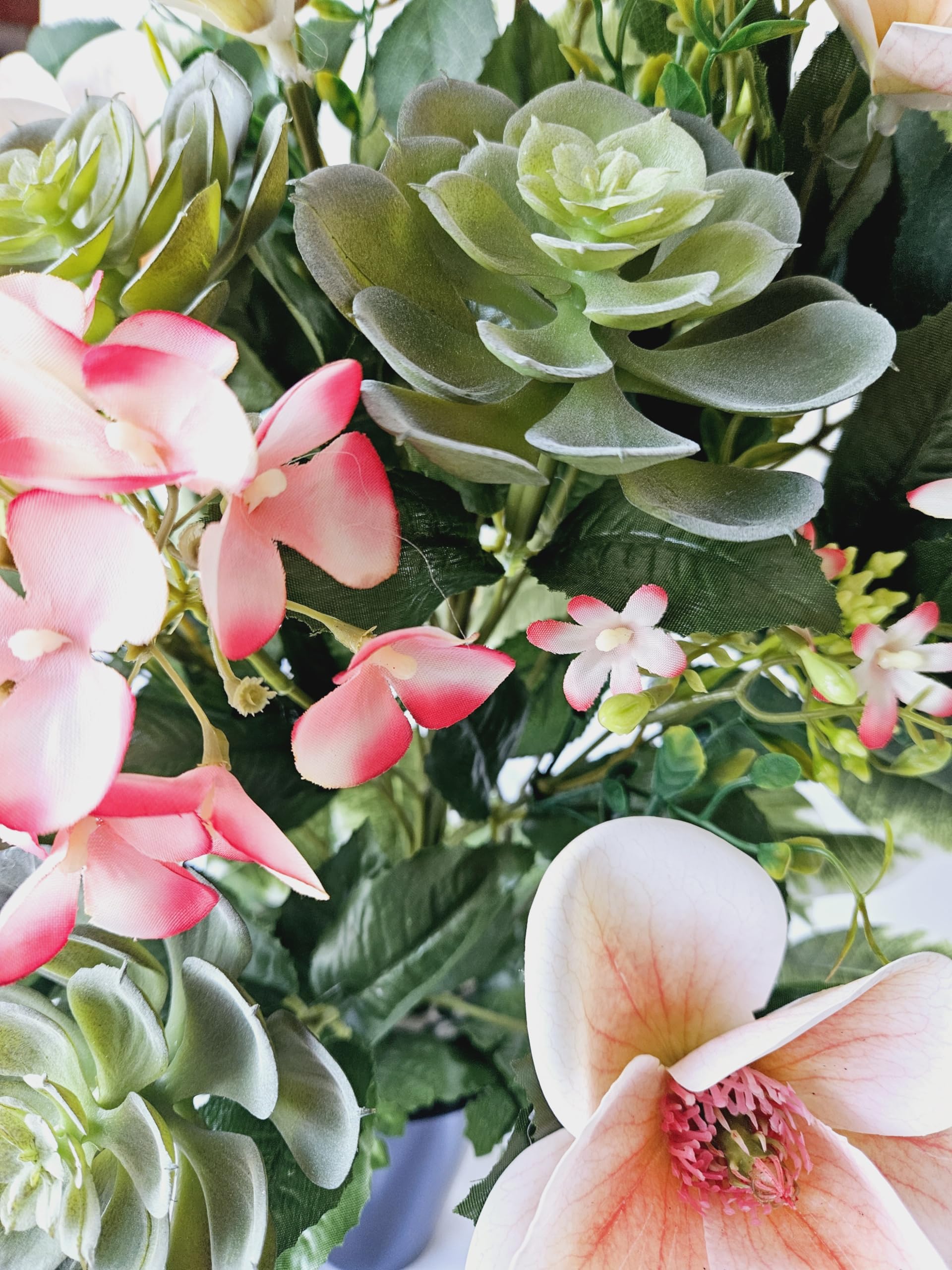 Composition De Fleurs Artificielles en Cône Lesté Ciment pour Une Parfaite Tenue de Votre Bouquet de Fleurs, Plus Besoin de Sable, Ce Vase en PVC Se Dépose dans Un Vase Funéraire.