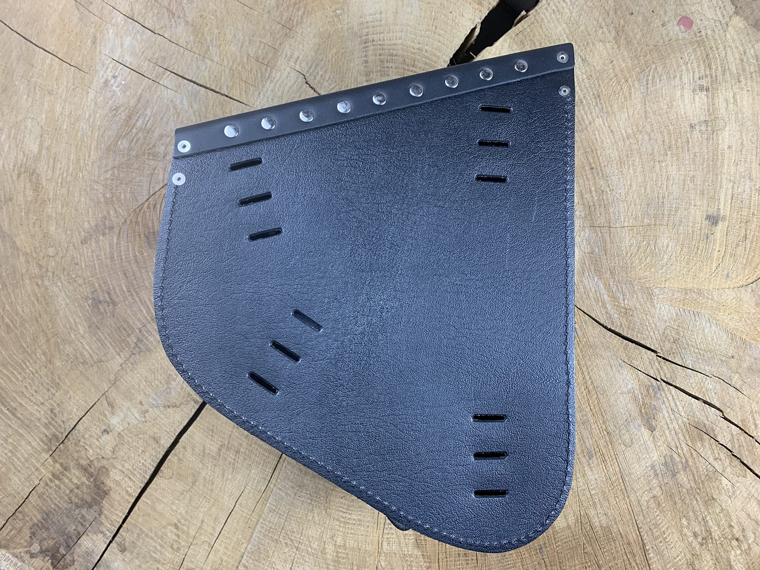 Hades Black Schwingentasche kompatibel mit Harley Davidson Softail Schwinge schwarz Getränkehalter Tasche Motorrad Softail Heritage Bikertasche Echtleder Slim Starrahmen Rahmen