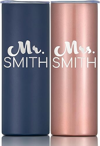 Miniatura 3 de Mr & Mrs - Juego de 2 vasos de regalo personalizados con nombres grabados, vasos de café aislados al vacío de acero inoxidable de 20 onzas con tapa