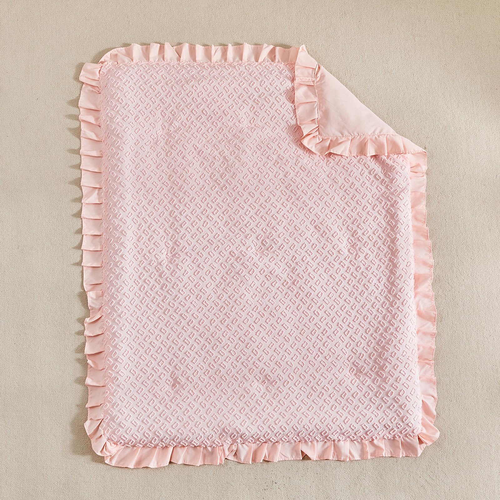 Juego de ropa de cama de 3 piezas para cuna con flecos de volantes, edredón rosa con volantes con sábana bajera y falda de cama, suave y bordado, diseño jacquard bohemio Shabby Chic para bebés y niños