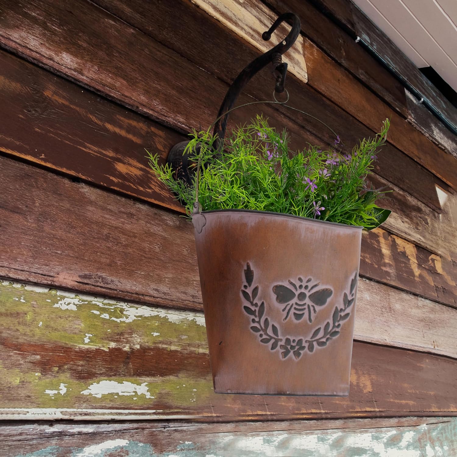 CVHOMEDECO. Farmhouse Wall Mount Metal Flower Pots Rustic Galvanized Bee Flower Holder Wall Hanging Pocket Planter for Indoor, Outdoor and Wall Decor, Set of 2 (Rusty)