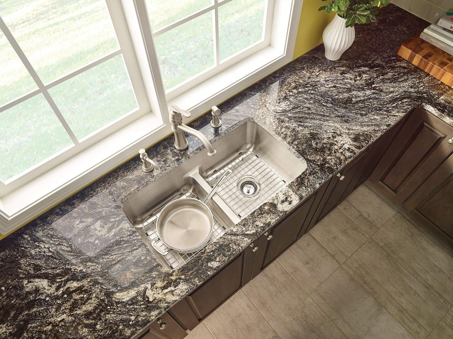 Moen Belfield Spot Resist Stainless Traditional One Handle High Arc Kitchen Faucet with Side Spray and Optional Deckplate Included, 7245SRS - Image 4