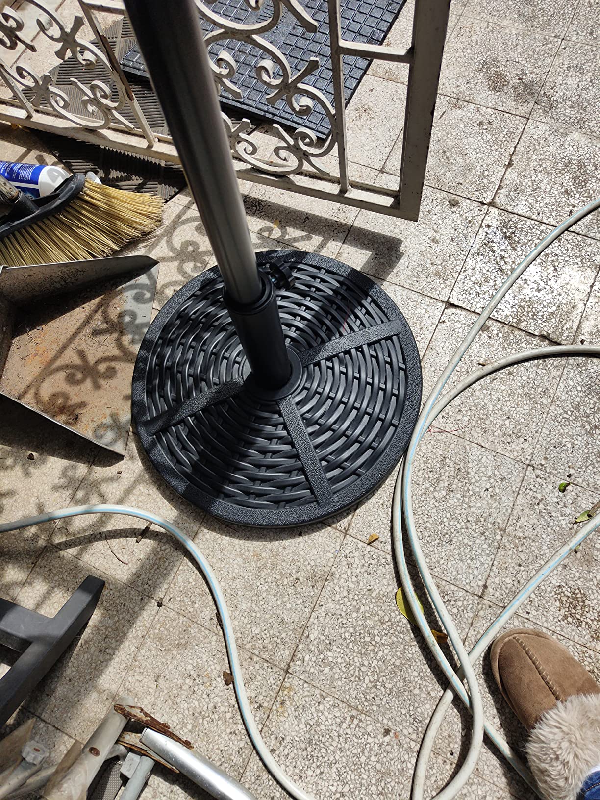 Base Per Ombrellone Outsunny - Piedistallo Rotondo In Resina Per Giardino, Design Elegante - Foto 9