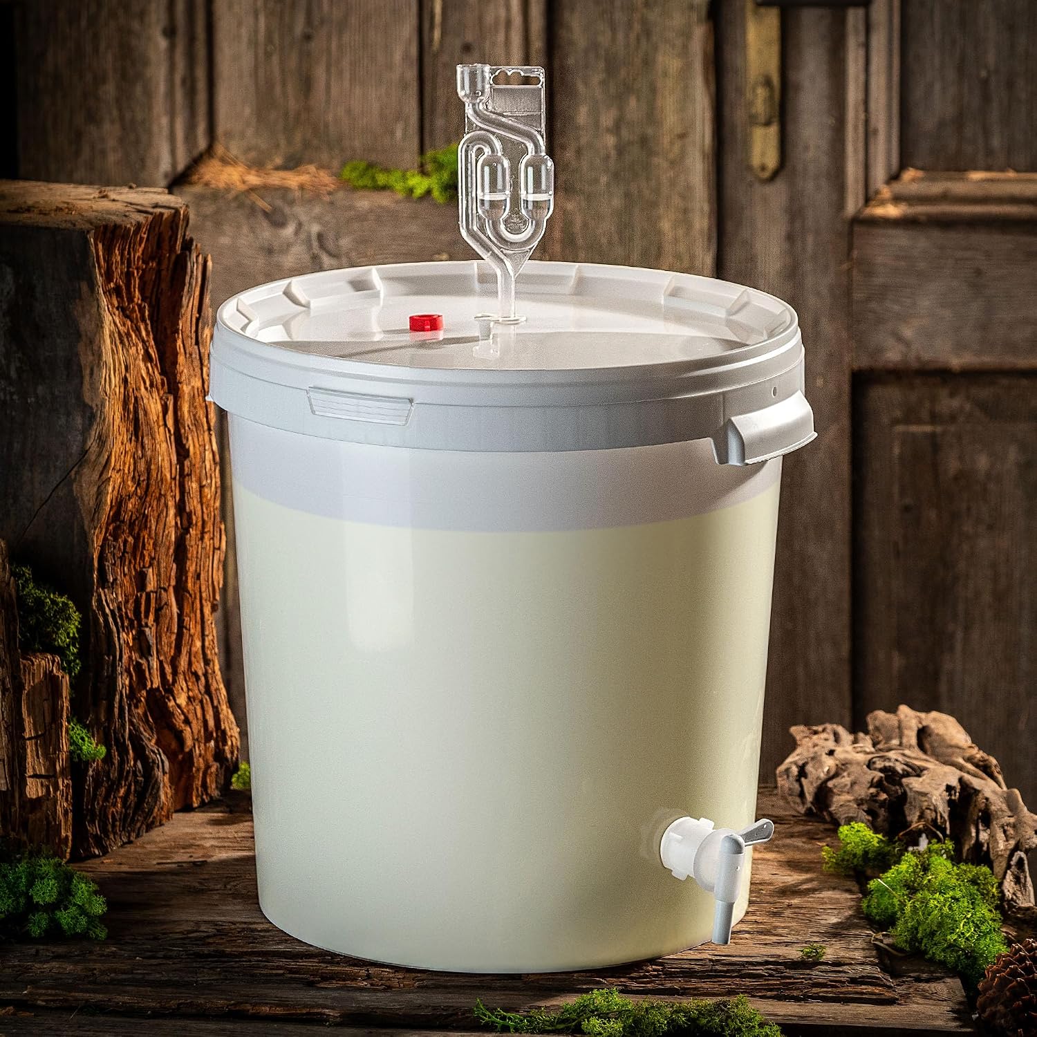 33 L, White