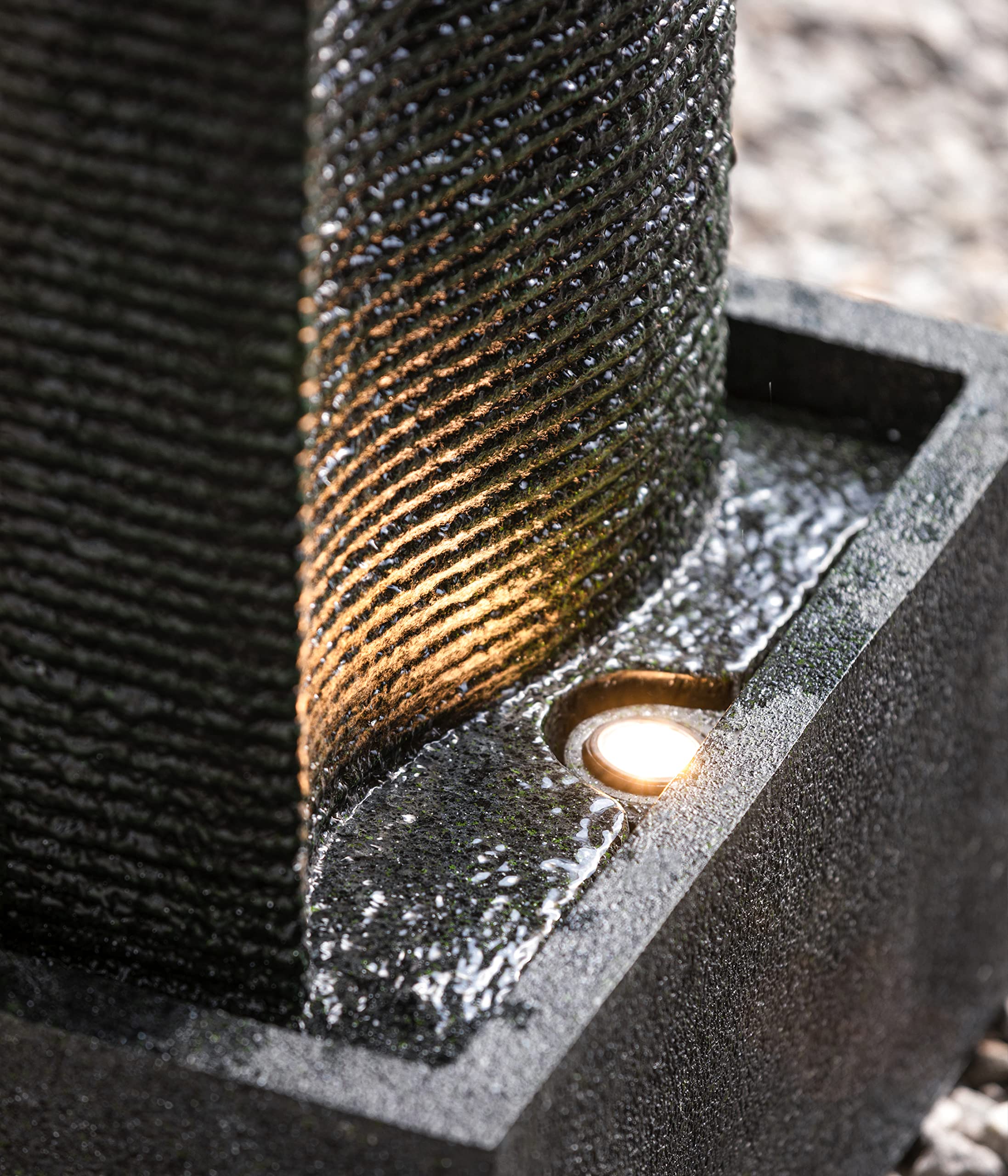 Dehner Gartenbrunnen Muro mit LED Beleuchtung, Steinoptik, ca. 80.5 x 37 x 22.5 cm, Polyresin, dunkelgrau