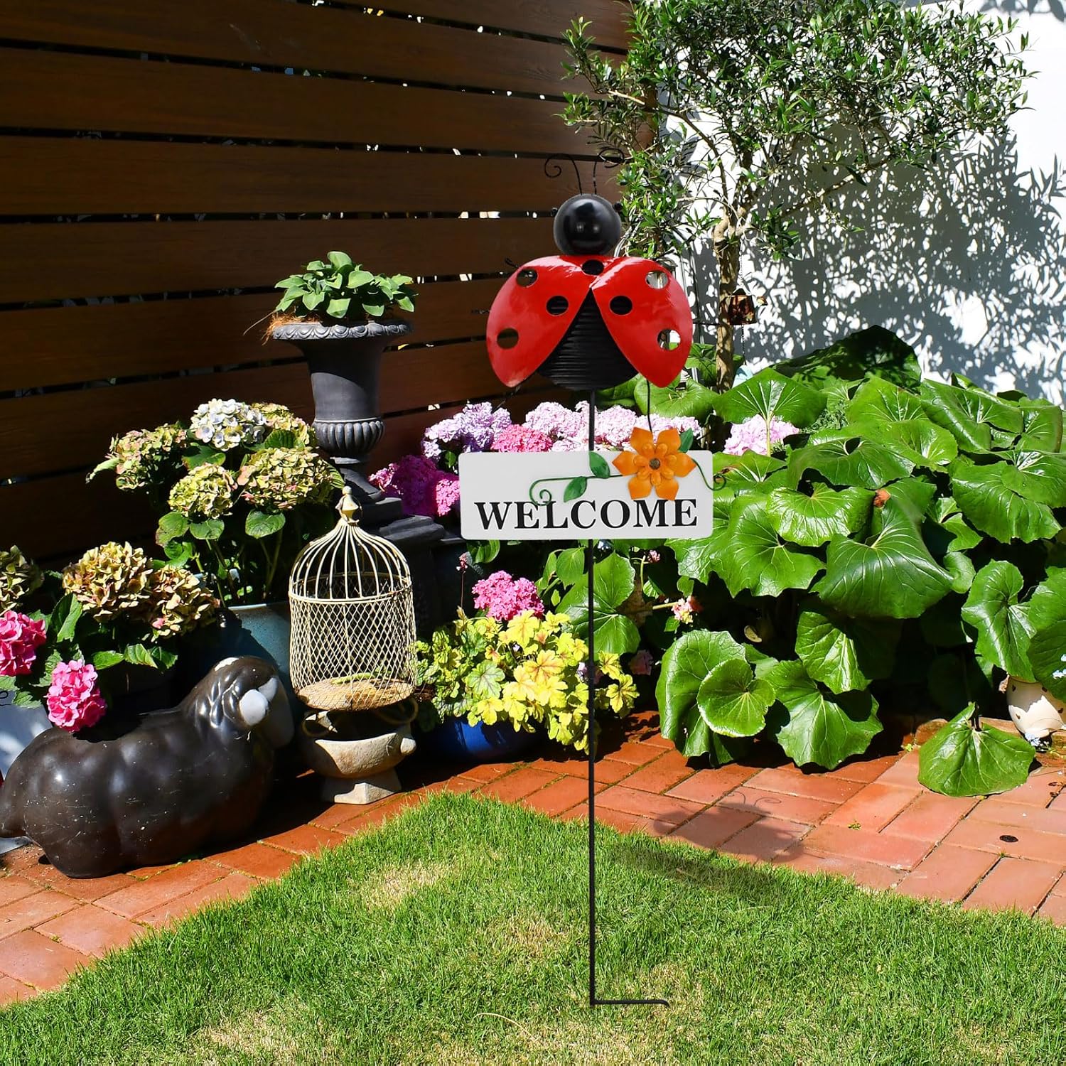 30 Inch Ladybug Garden Stake Outdoor Spring Decoration, Rustic Metal Bug Yard Art Stake Welcome Sign Lawn Ornament for Outside Yard Lawn Patio Decoration (Bug)