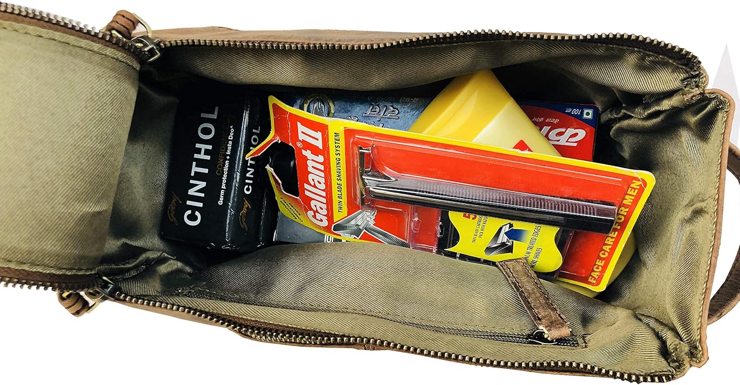 cuero LEATHER DUFFEL WITH TOILETRY BAG TRVELLING COMPLETE COMBO WITH NICE TOILETRY AND GREAT DUFFEL