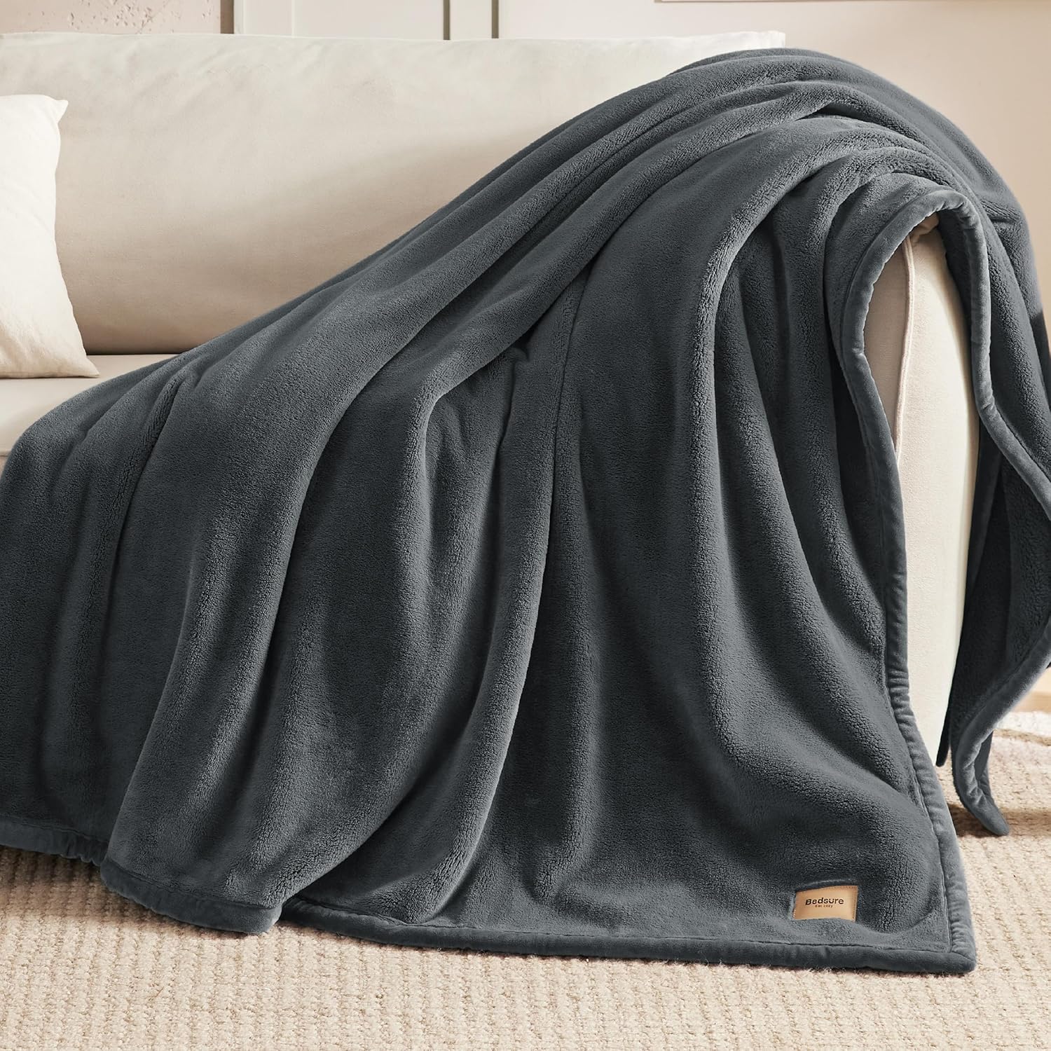 Bedsure Thick Heavy Warm Blankets for Winter, Soft Fleece Twin Blanket for Bed, GentleSoft Cozy Fluffy Thick Winter Christmas Throws, Anti-Static 500Gsm Design, Twin XL, Grey, 66x90 Inch - Image 6