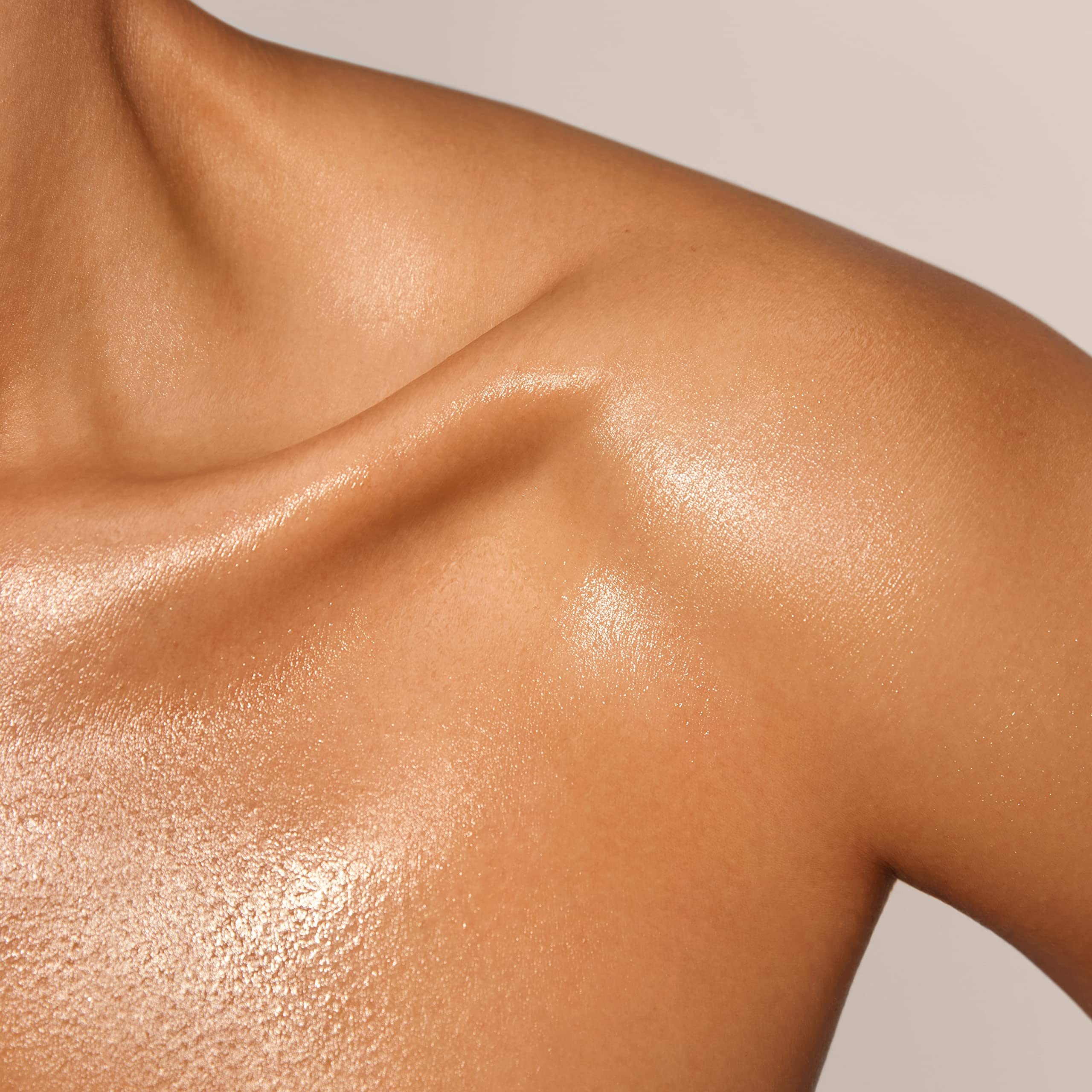 TAN-LUXE Express Water Hydrating Self-Tan Water, Sun-Kissed Glow in just 30 Minutes with a blend of Vitamin C - Image 4