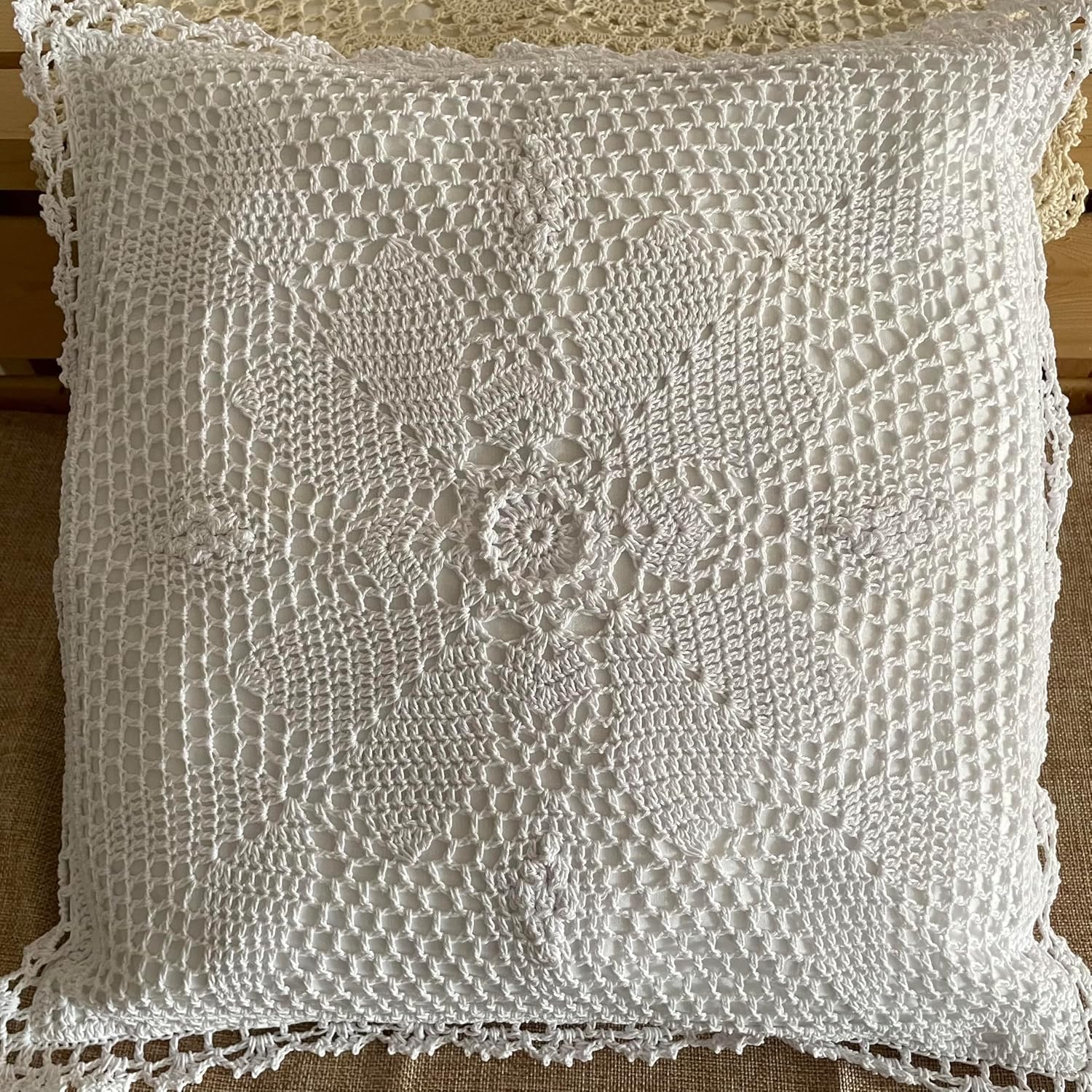 MINDPLUS Cotton Hand Crochet Lace Throw Pillow Cushion Cover Decorative Handcraft Pillowcase 15.7 x15.7 inch Floral Pattern Vintage Rural Style (B Beige)