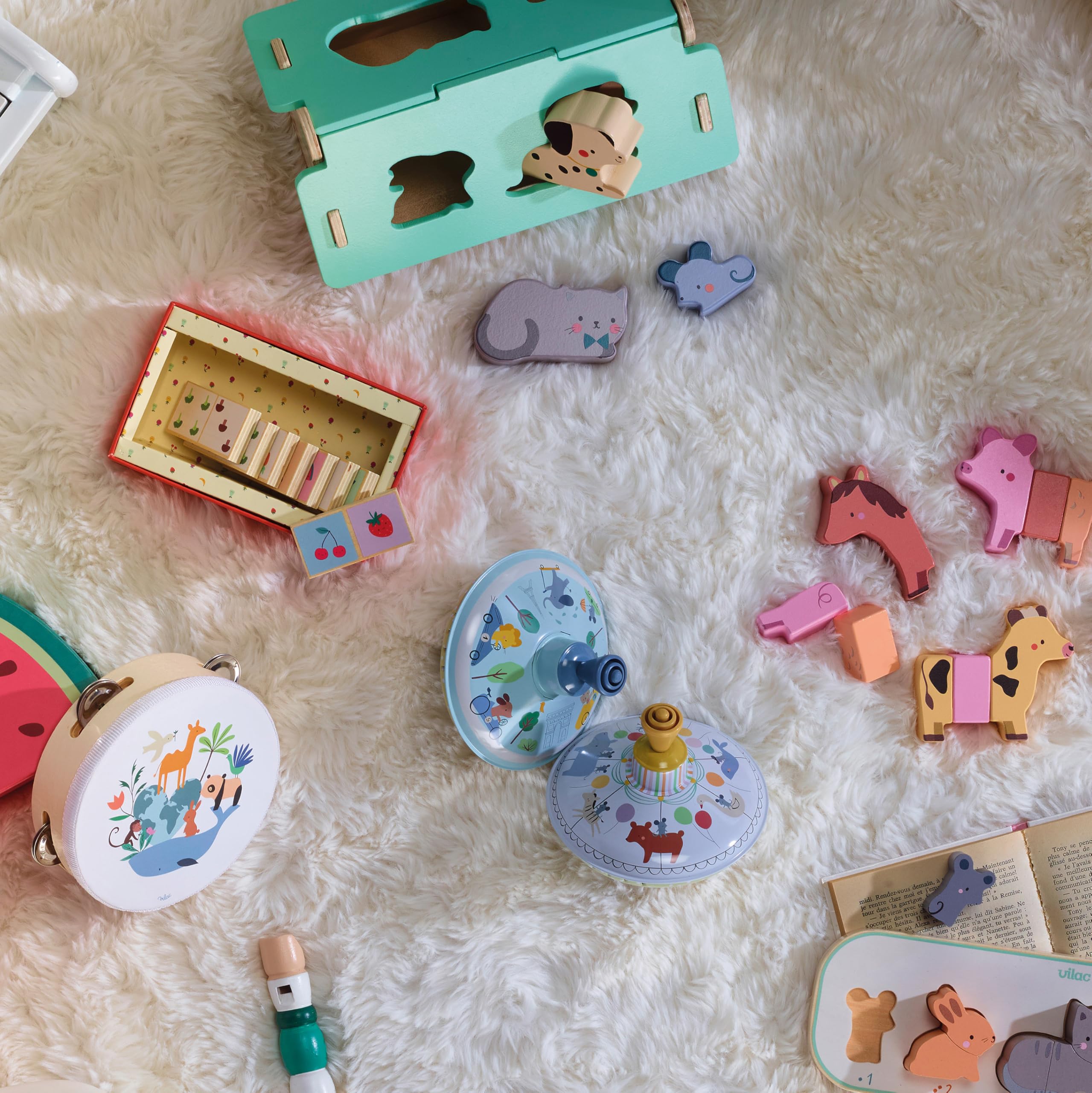 VILAC - Mini Bauernhof der Formen – Sarah Betz – Spielzeug für Kleinkinder – 1 Box mit hausgemachten Formen + 4 Tiere aus Holz: Hund, Kaninchen, Katze und Maus. – Erlebnisspiele – ab 2 Jahren – 7119