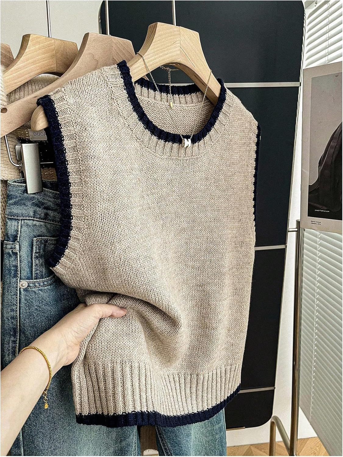 Floerns Women's Casual Sweater Vest Sleeveless Crew Neck Knit Wear Pullover Top - Image 2