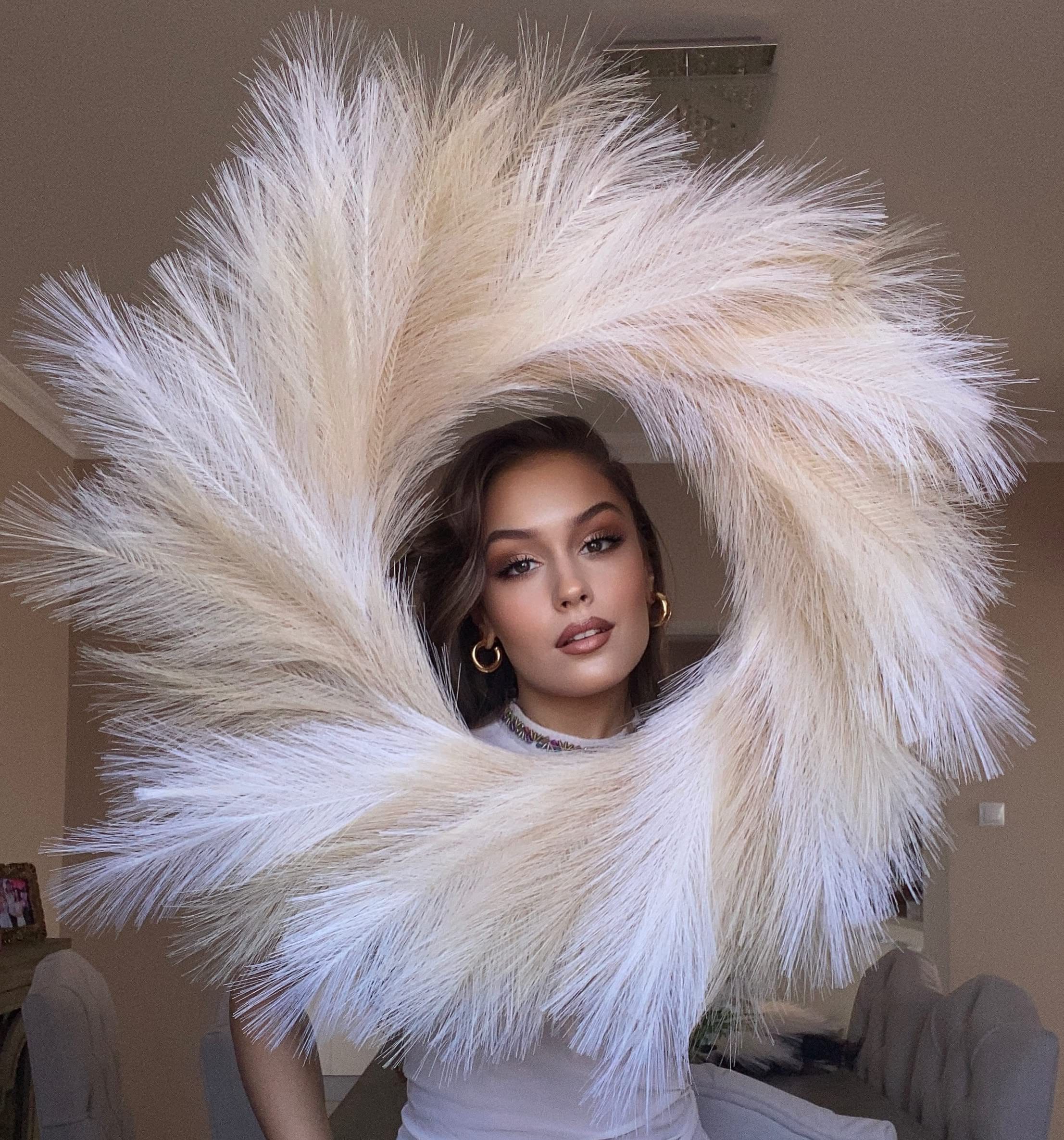 Voulux Mixed Beige Fluffy Artificial Large Faux Pampas Grass Boho Wreath - Cream & Beige Modern Feather Wreaths For Front Door