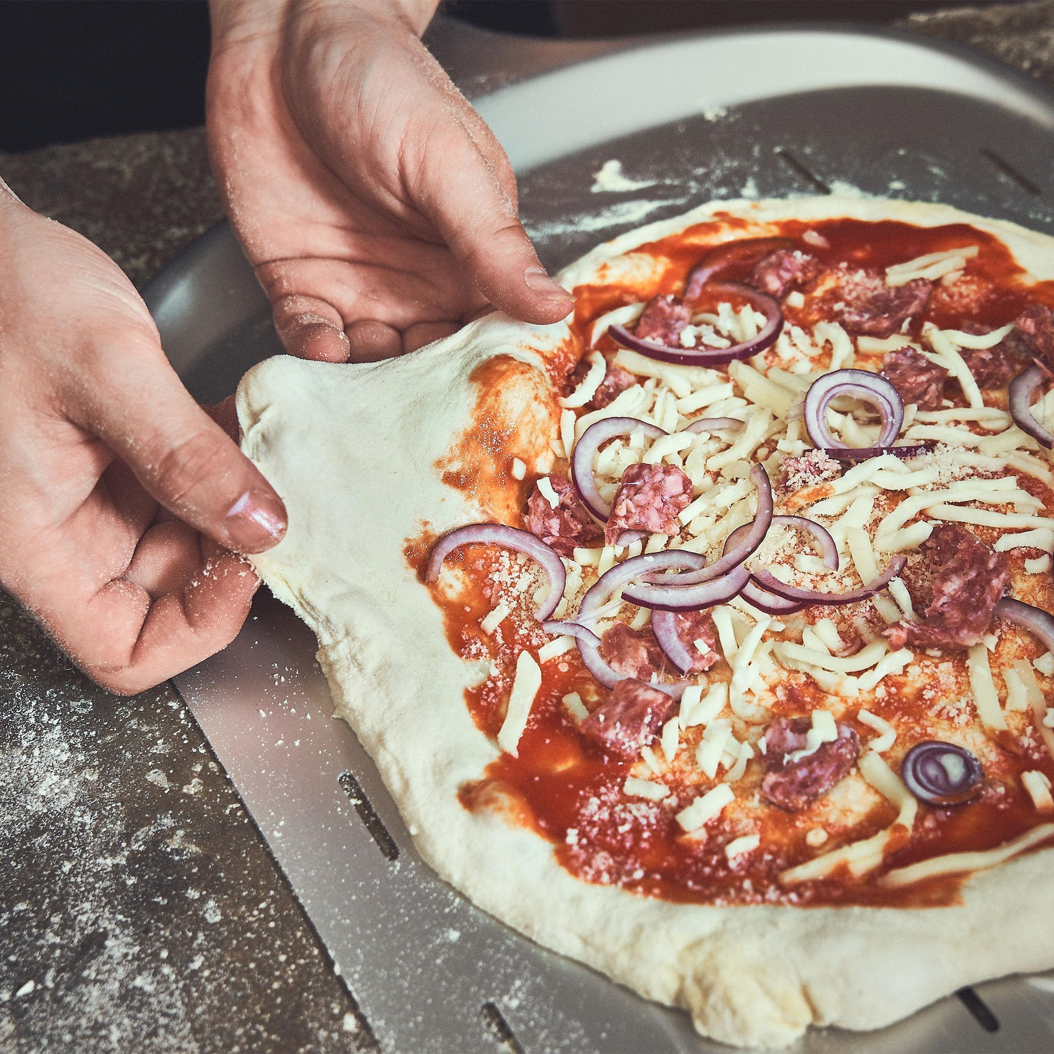 Pelle à pizza BURNHARD® perforée, aluminium anodisé, manche en bois d'acacia, connexion enfichable, 29 cm & 36 cm, compatible avec fours à pizza TONY & Fat TONY – Pelle Deluxe