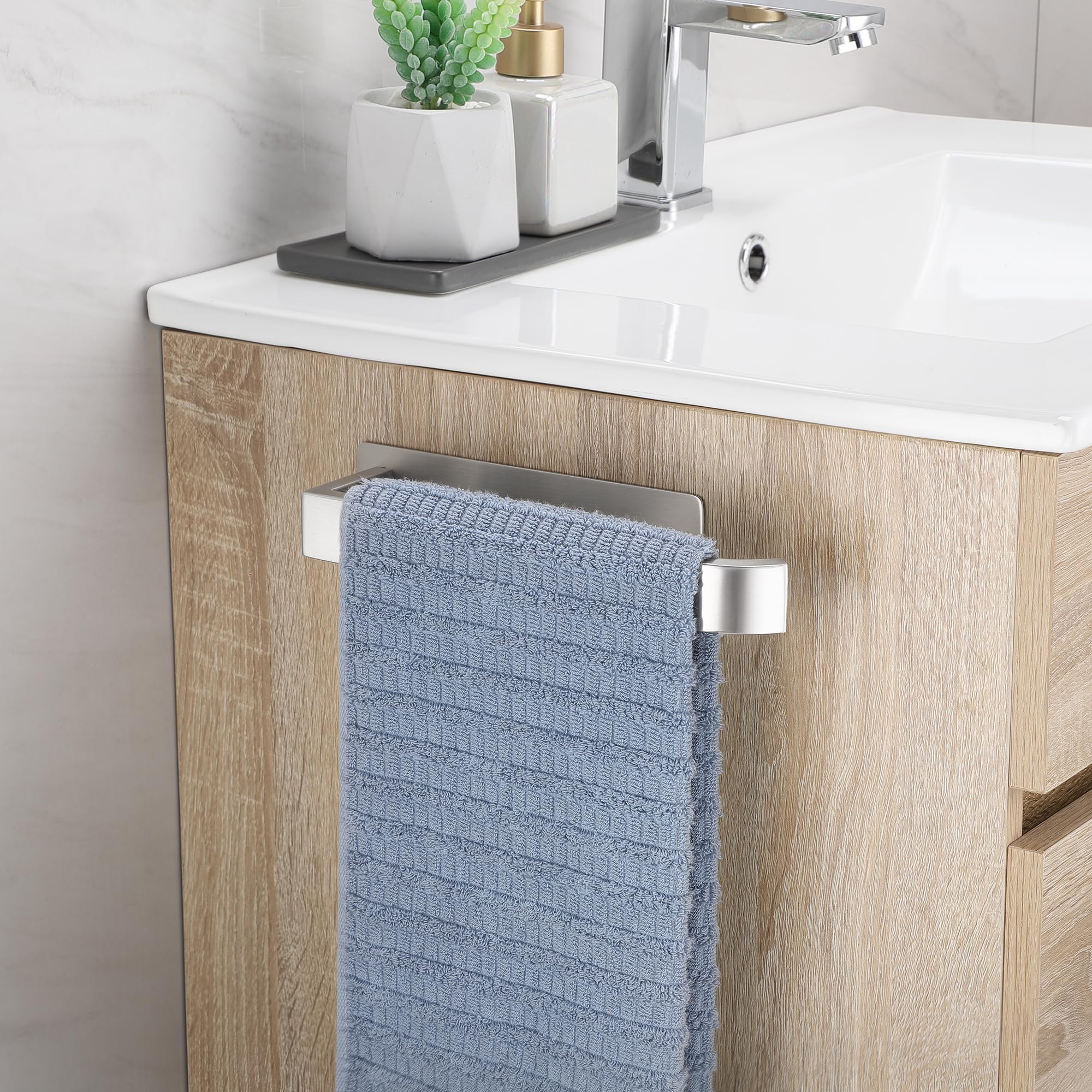 Porta Asciugamani Bagno Adesivo, Portasciugamani da Parete in Acciaio Inox 304, Senza Foratura, Stabile Elegante, Spazzolato Argento, 22CM