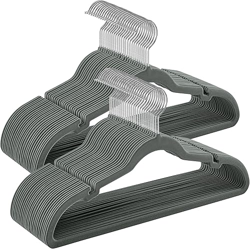 SONGMICS Perchas de terciopelo paquete de 50 perchas antideslizantes, con muescas de hombro, barra para pantalones, gancho giratorio de 360, ahorro