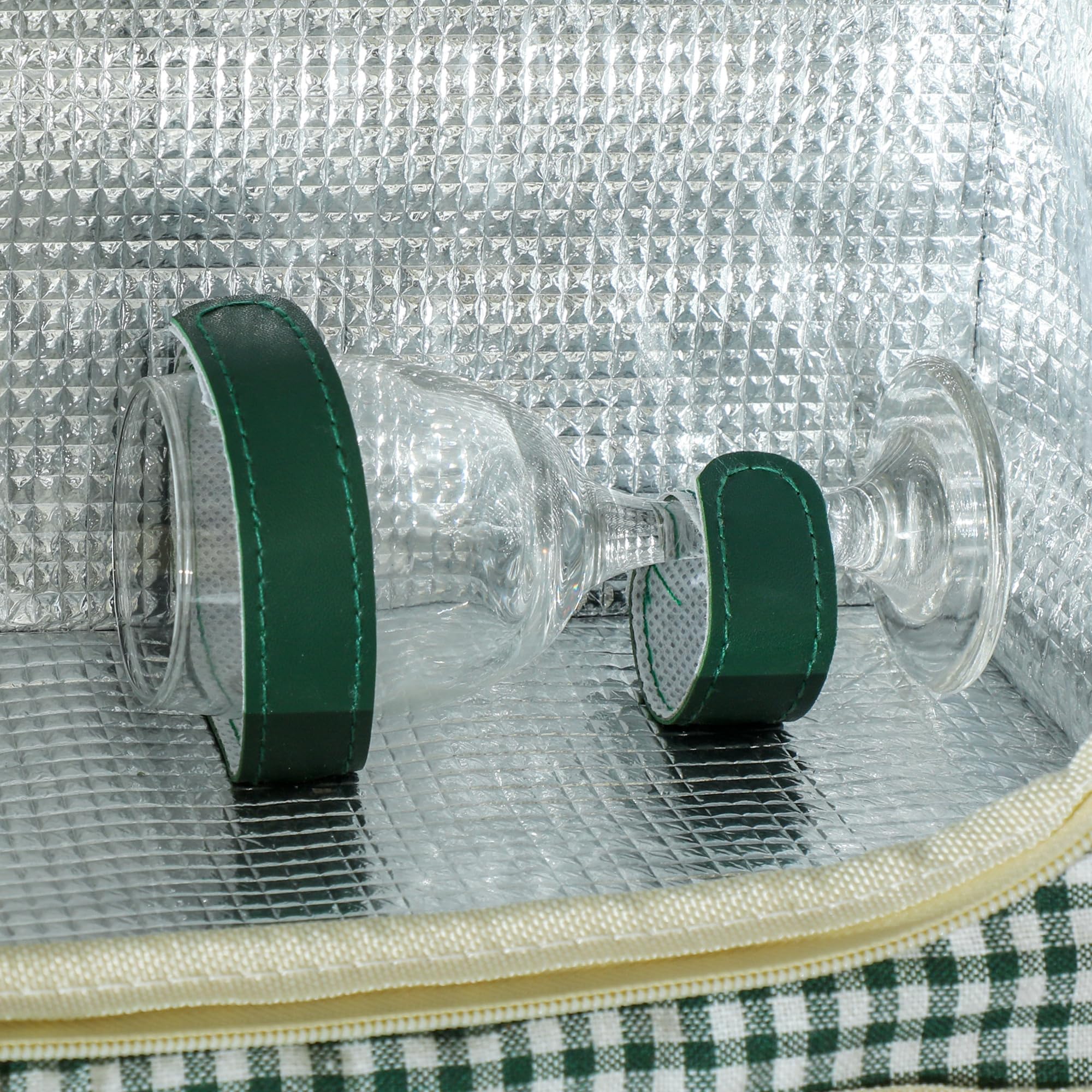 Outsunny Cestino da Picnic in Vimini per 2 Persone con Area Frigo, Cesto Picnic con 2 Piatti, 6 Posate, 2 Bicchieri e Cavatappi, 40x30x20 cm, Marrone Chiaro