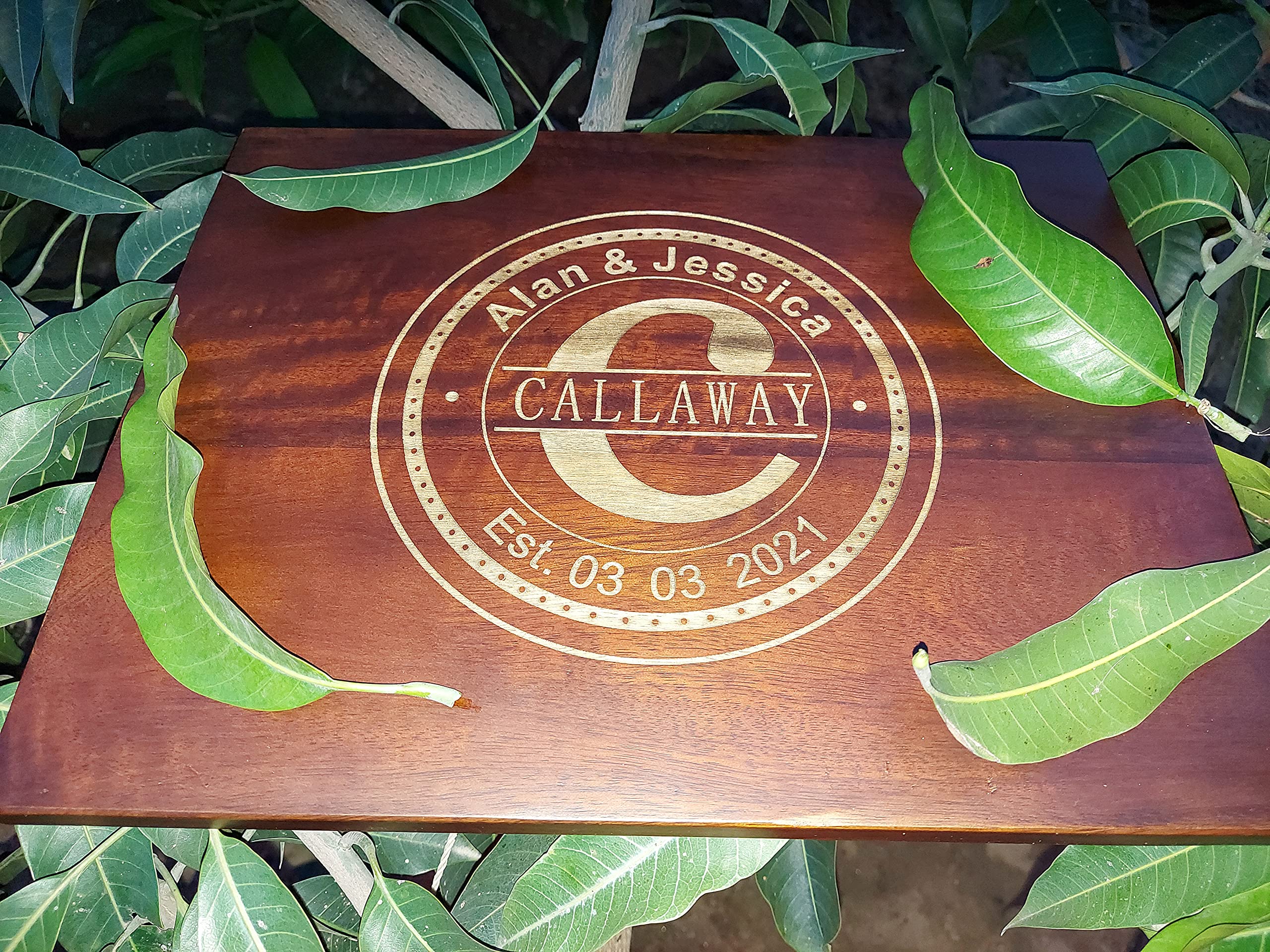 Tabla de cortar personalizada, tabla de cortar hecha a mano, regalos personalizados, regalos de boda para parejas, regalos de compromiso, regalo para padres