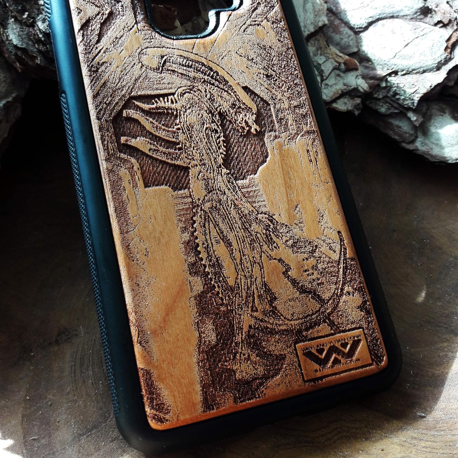 Xenomorph Alien Laser Engraved Wood Case Fits iPhone 17, 16, 15 Pro Max Mini & Galaxy S26, S25, S24 Ultra Plus – Eco-Friendly, Slim, Durable Wooden Phone Cover