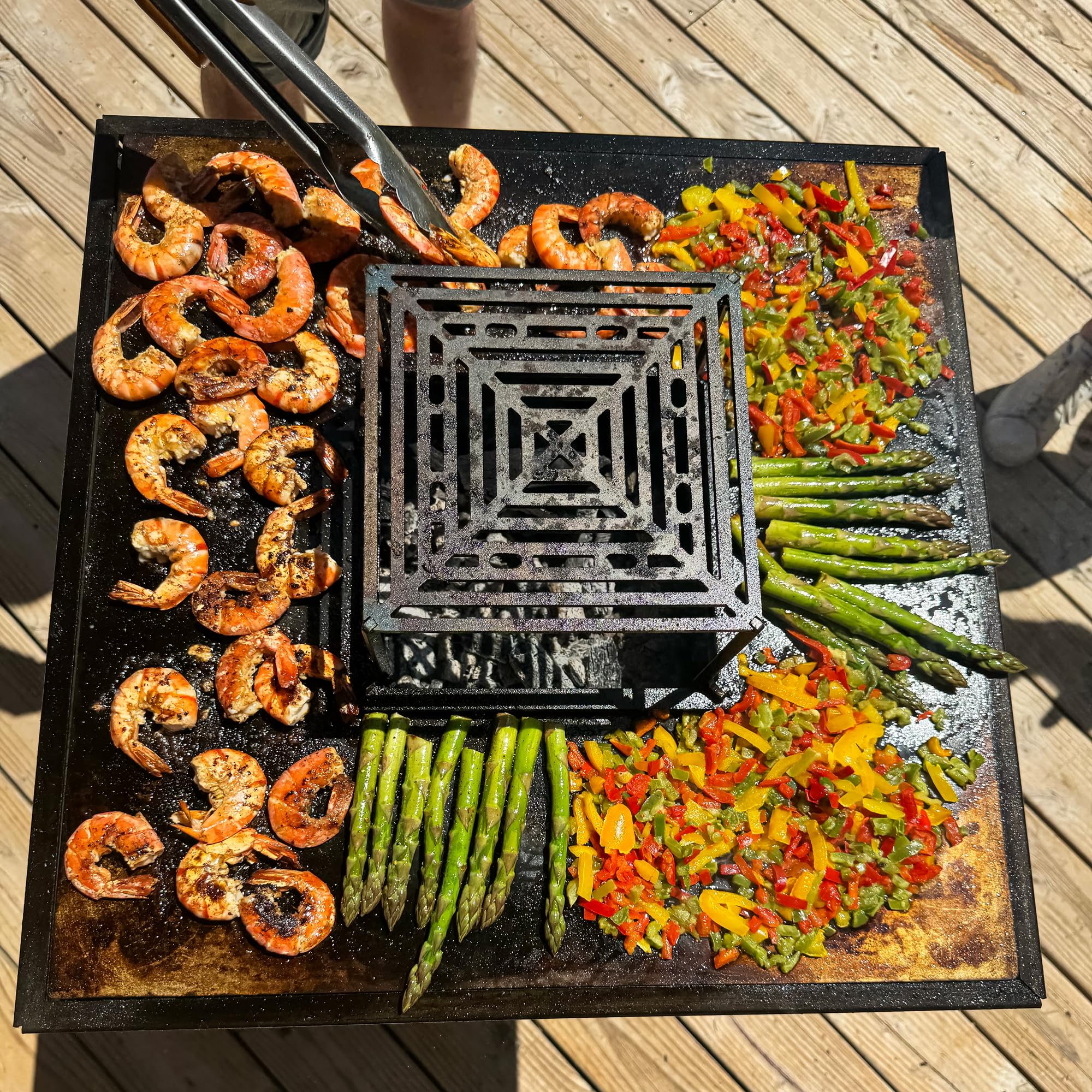 Brasero Plancha Acier Corten Barbecue Exterieur avec Rangement Bûches Grille Cuisson Stop Food Inclus