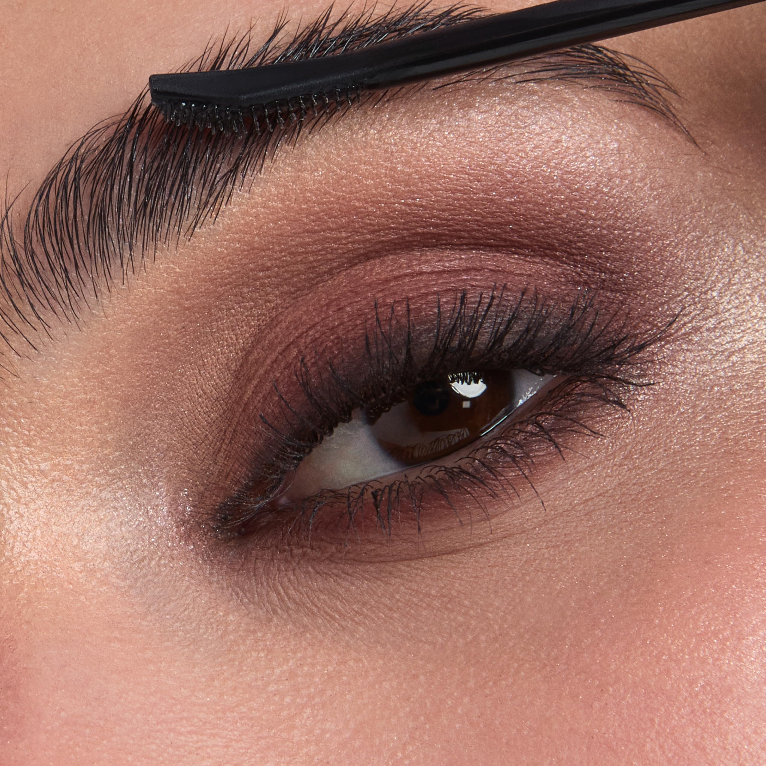 KIKO Milano Threads Of Time Glass Glow Icons Make Up Kit, Kit De Maquillaje De Regalo: Iluminador En Stick, Cera Para Cejas Y Brillo En Stick