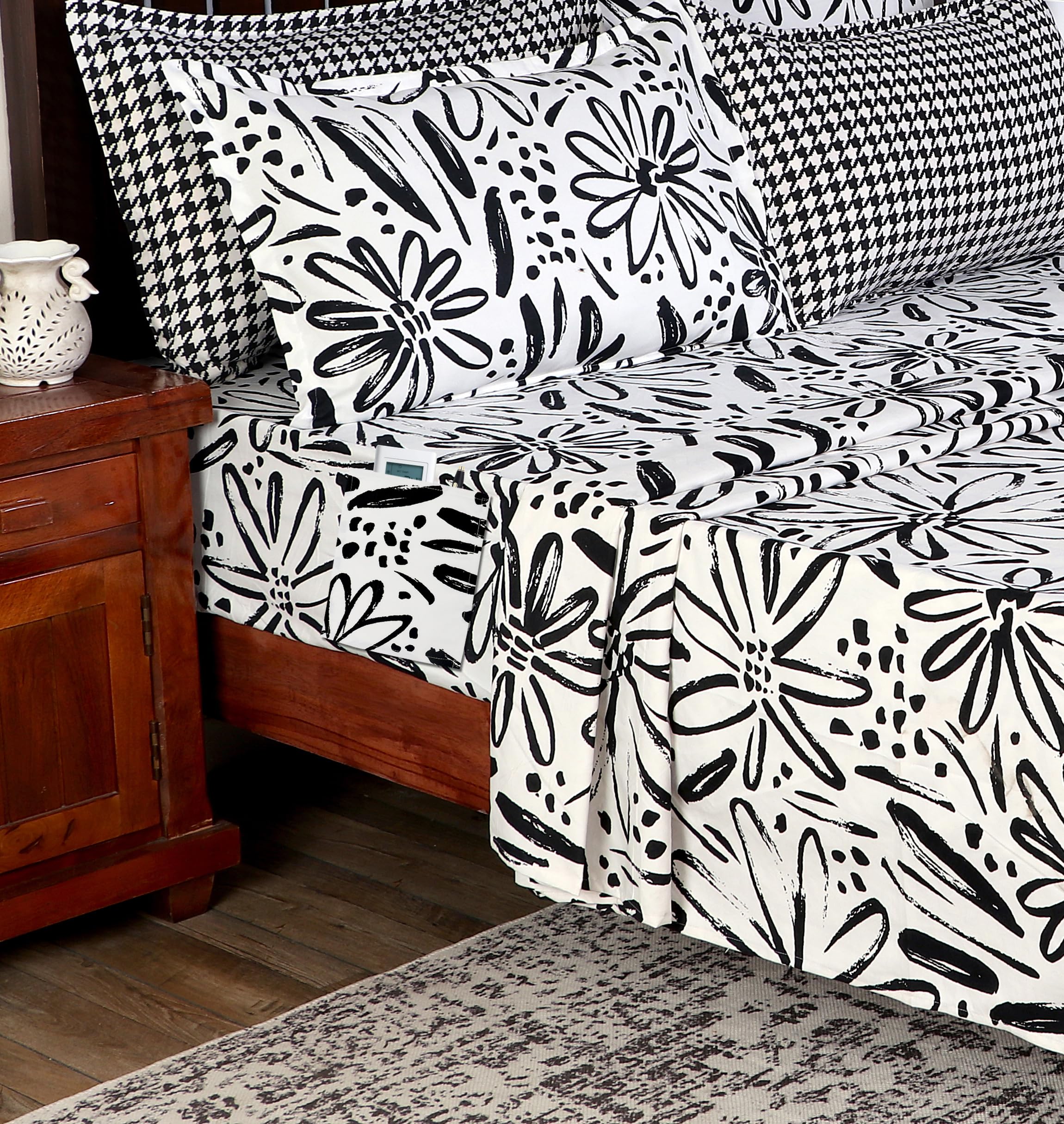 RD TREND Soft Microfiber Printed Sheets, Super King Size, 6 Piece Bedsheet Set, 102W x 106L Inch 1 Flat Sheet, 80W x 78L Inch 1 Fitted Sheet, 4 Pillow Covers 20X30 Inch, White Black Leaf (B0D4VN4Z1K) Amazon Price History, Amazon Price Tracker