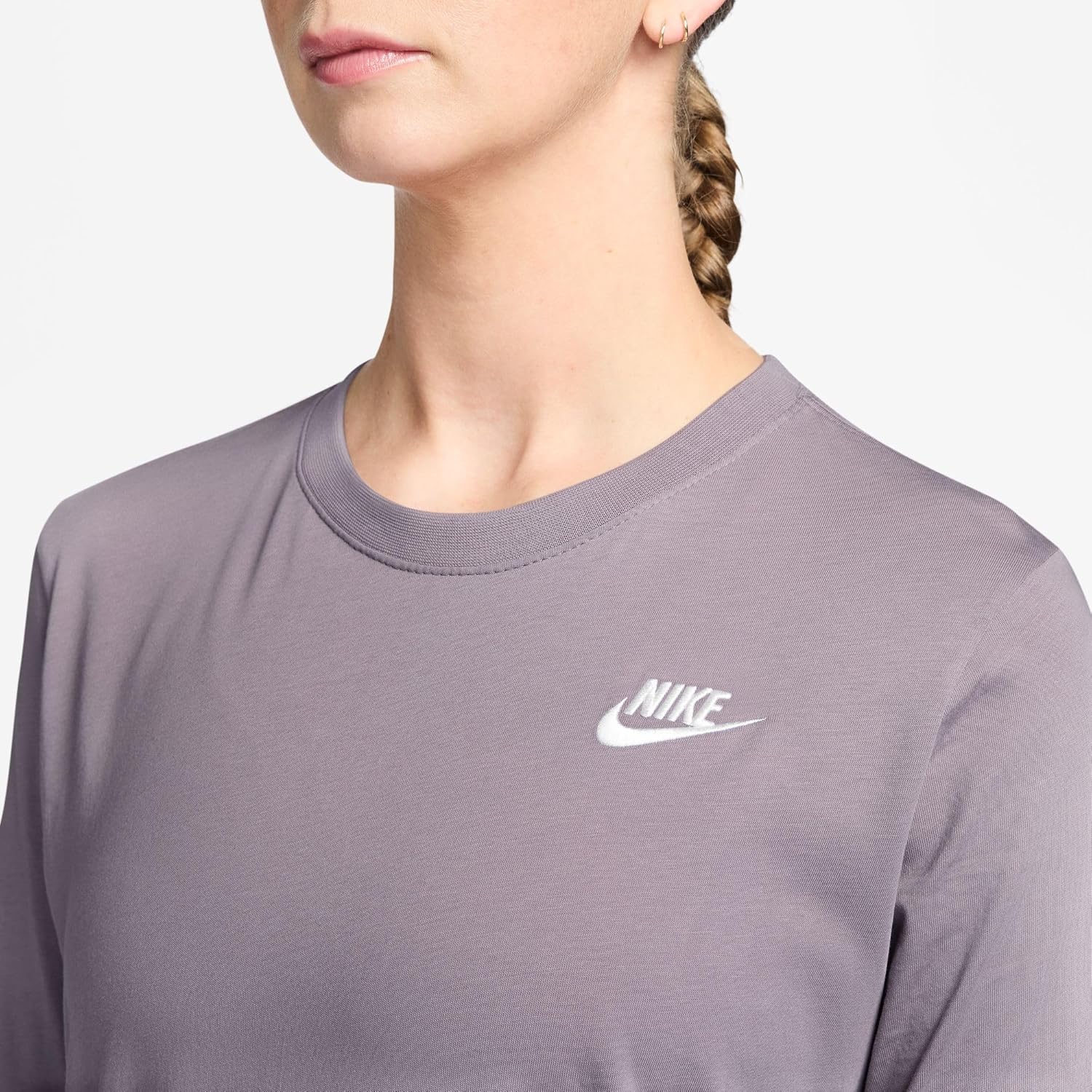 Nike Women's Sportswear Club Long-Sleeve T-Shirt