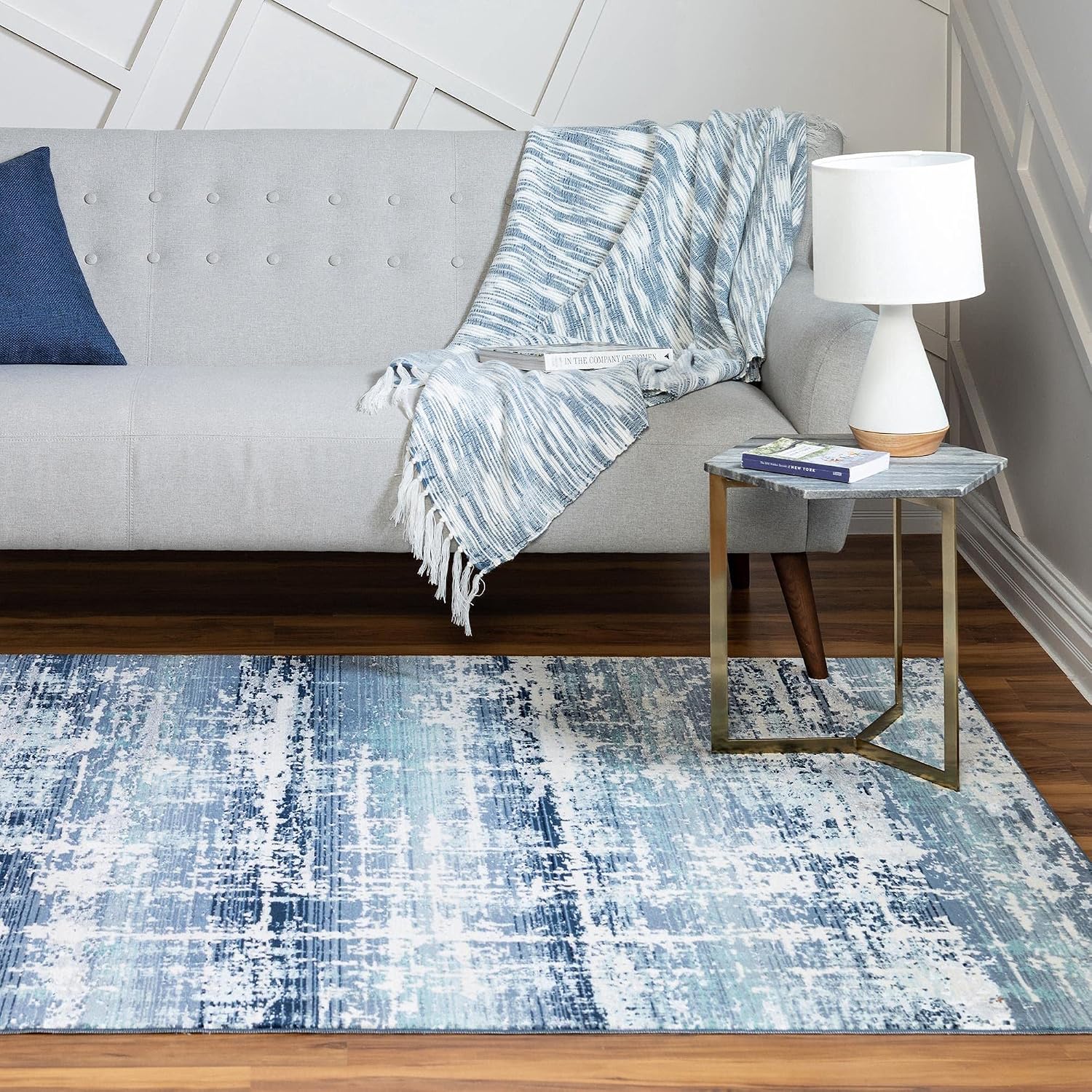 Rugs.com Malibu Collection Area Rug – 4' x 6' Blue Low-Pile Rug Perfect for Entryways, Kitchens, Breakfast Nooks, Accent Pieces