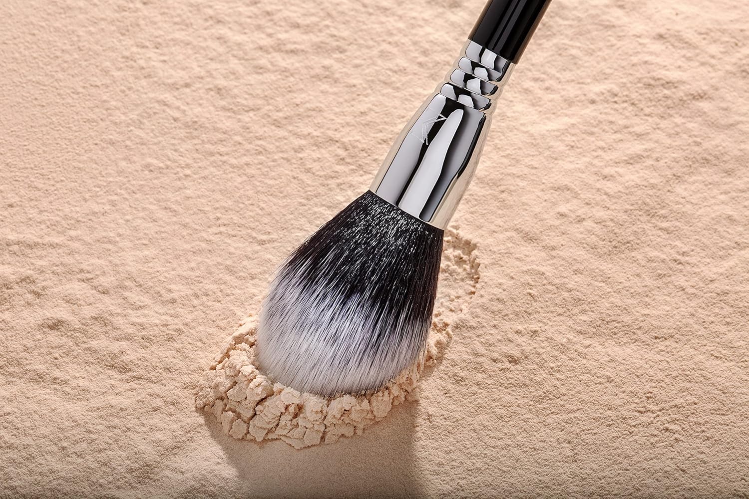 Sigma Beauty F24 All-Over Powder™ Brush - Image 6