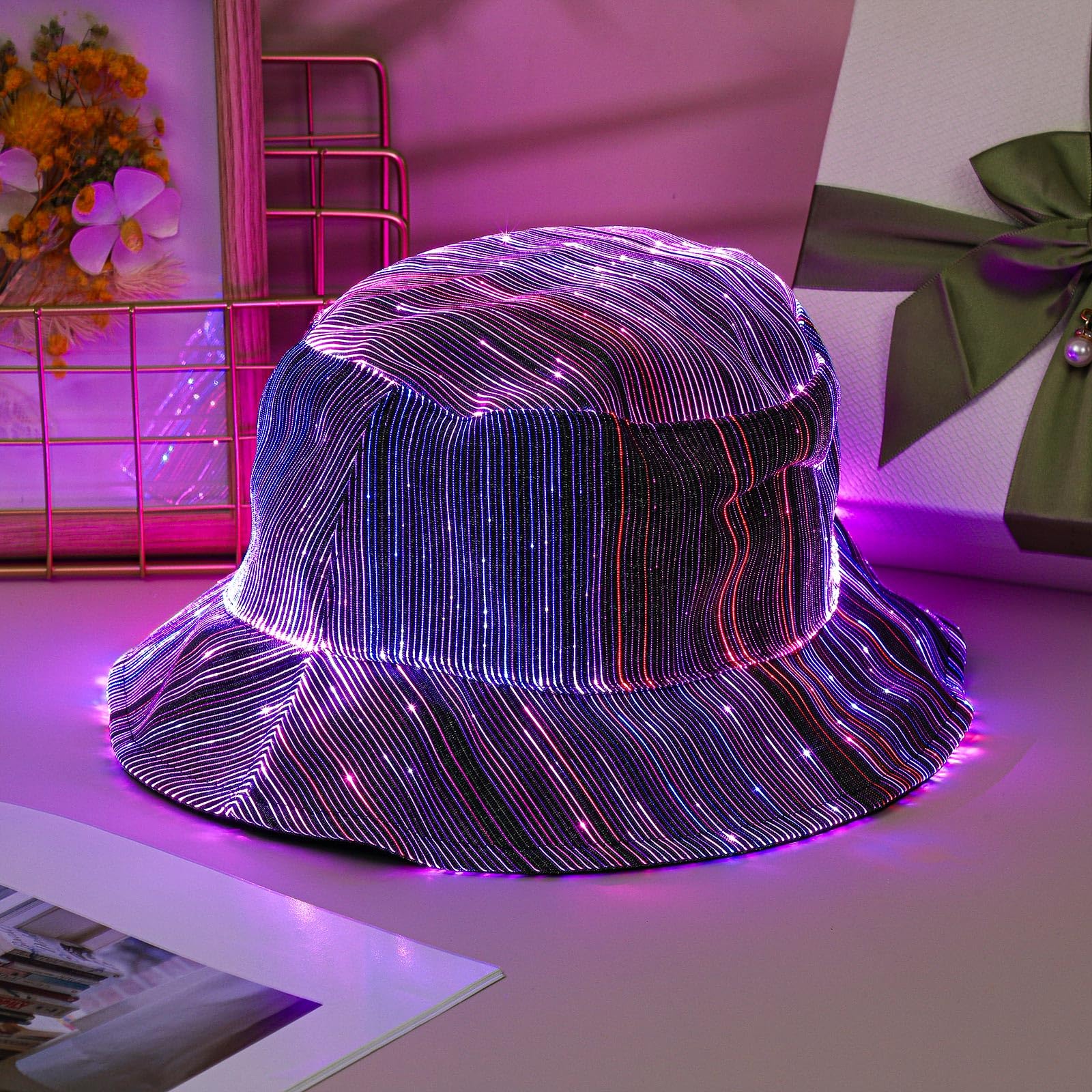 Geyoga Cappello da pescatore a LED con luce rave, 7 colori che si illuminano al buio, cappello luminoso in fibra ottica, ricarica USB, per uomini e donne