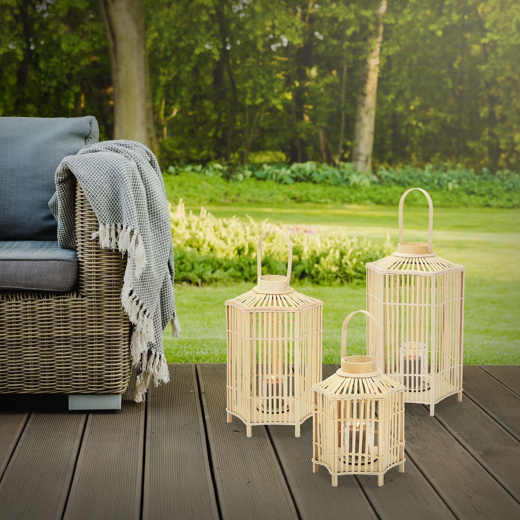 ECD Germany Linterna de Bambú Madera, 60 cm de Altura, Portavelas de Jardín con Asa y Inserto de Cristal, Farol de Estilo Boho, Lámpara Colgante Interior/Exterior Decorativo para Terraza, Balcón