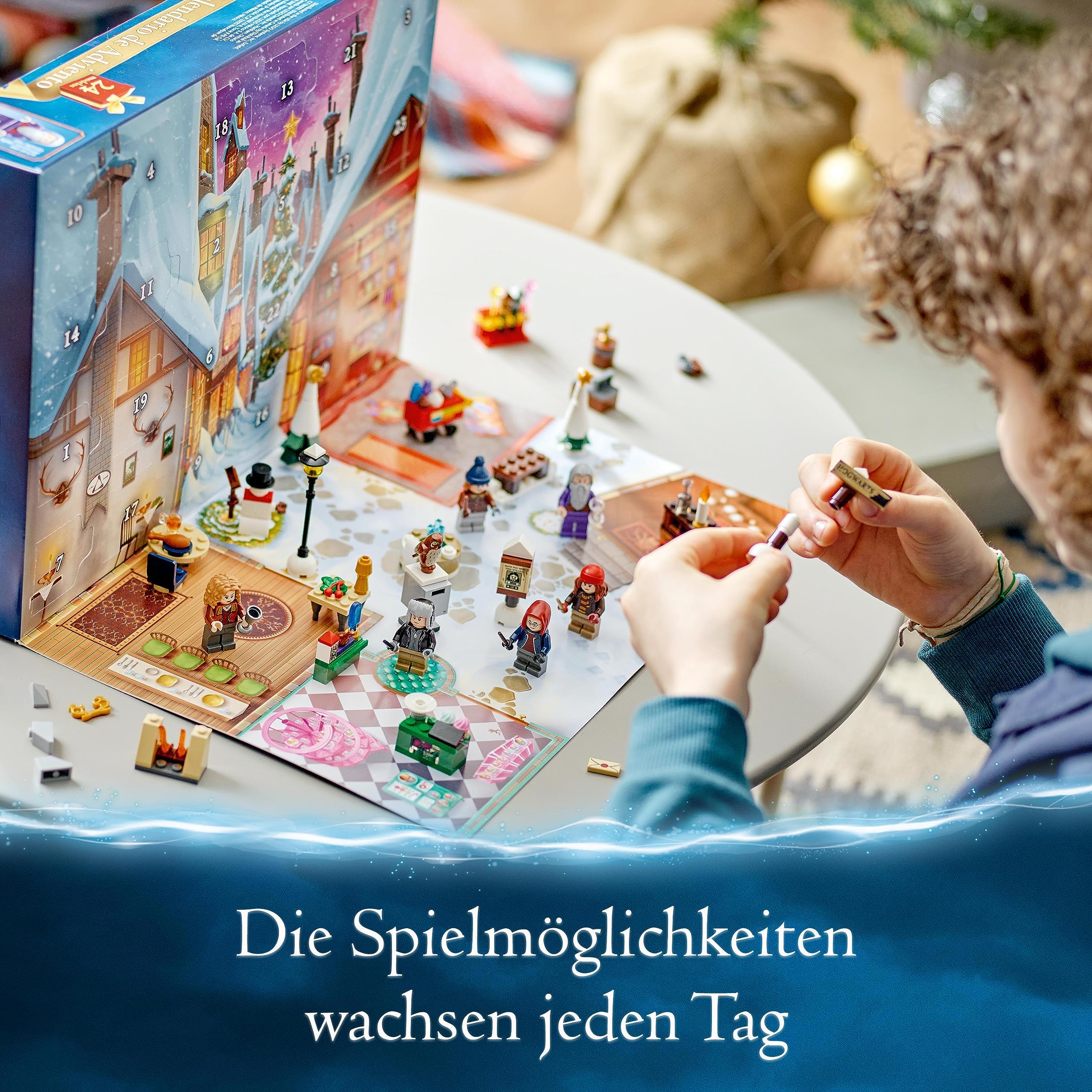 LEGO 76418 Harry Potter Adventskalender 2023, Weihnachtskalender mit 24 Geschenken inkl. 18 Hogsmeade Mini-Modelle und 6 Minifiguren wie Hermine Granger und Draco Malfoy, Spielzeug zu Weihnachten