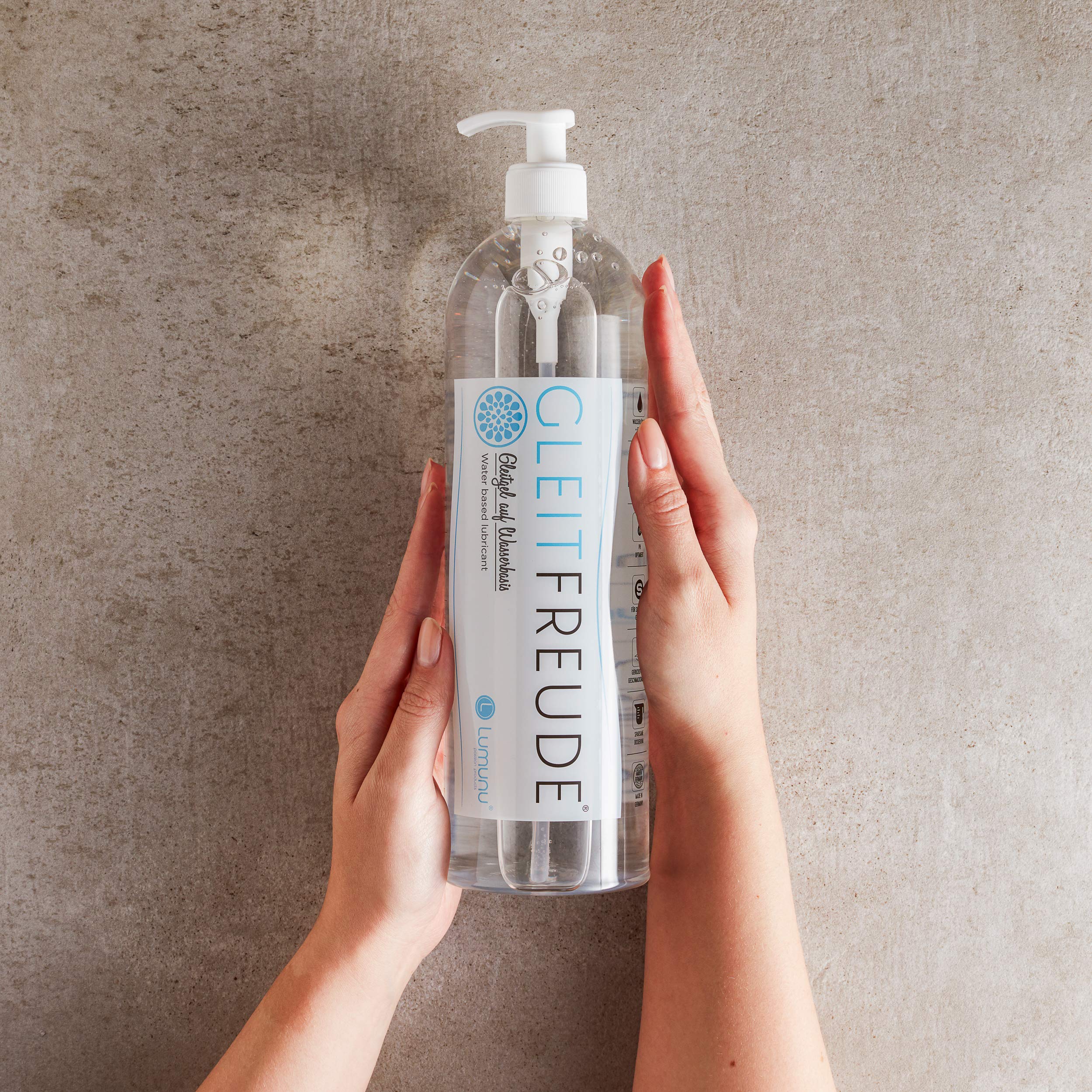 Deluxe Aqua Gleitgel (1 Liter) Lumunu Gleitfreude, Langzeitwirkung auf  Wasserbasis, von Venize : Amazon.de: Drogerie & Körperpflege