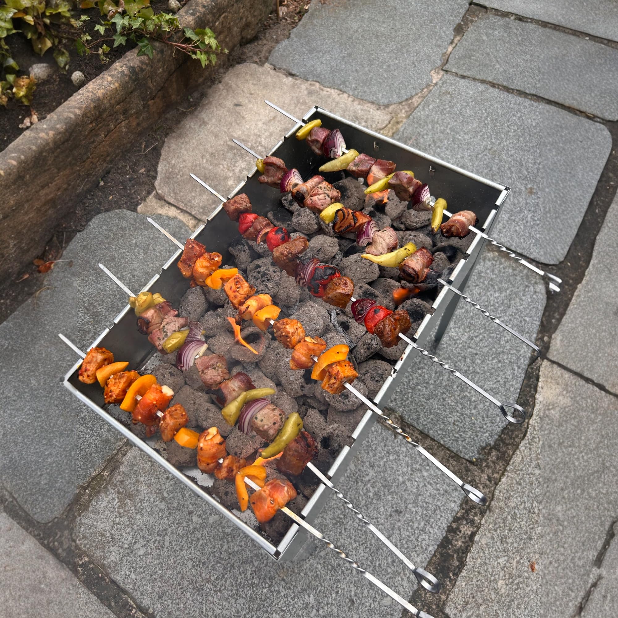 Mangal - Barbecue per spiedini, 50 x 30 x 50 cm, con 6 spiedini in acciaio INOX e griglia