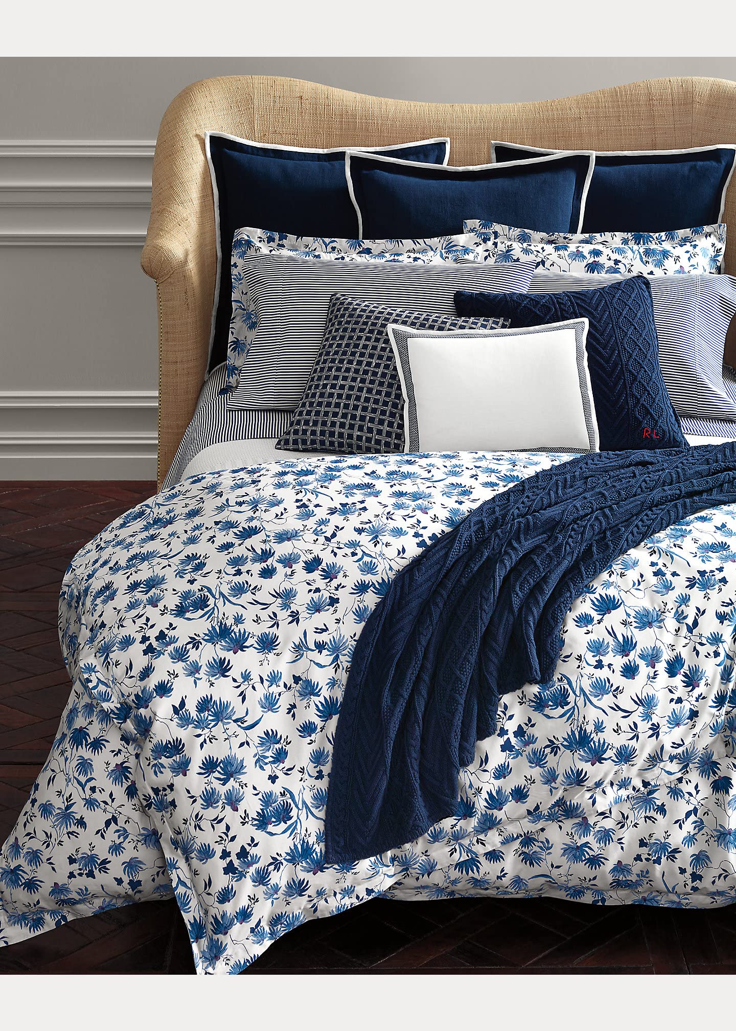 Ralph Lauren Queen size 布団 Amazon.com: Ralph Lauren Adelaide Floral Full Queen Comforter only