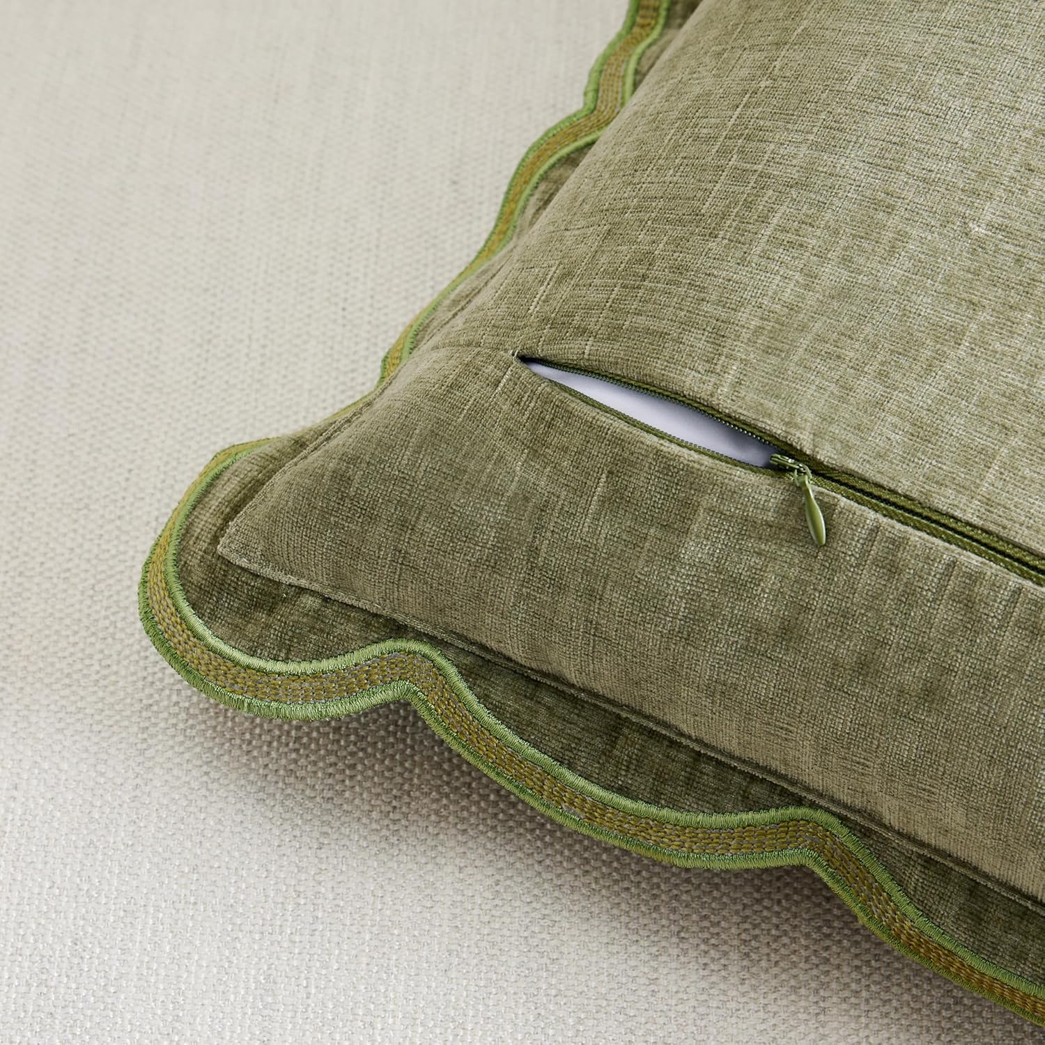 Ohocut Sage Green Scalloped Pillow Cover Pack of 2 Spring Chenille Decorative Throw Pillow Covers 20x20 Cute Boho Couch Pillow Covers Aesthetic Funky Preppy Pillow Cases for Sofa Living Room