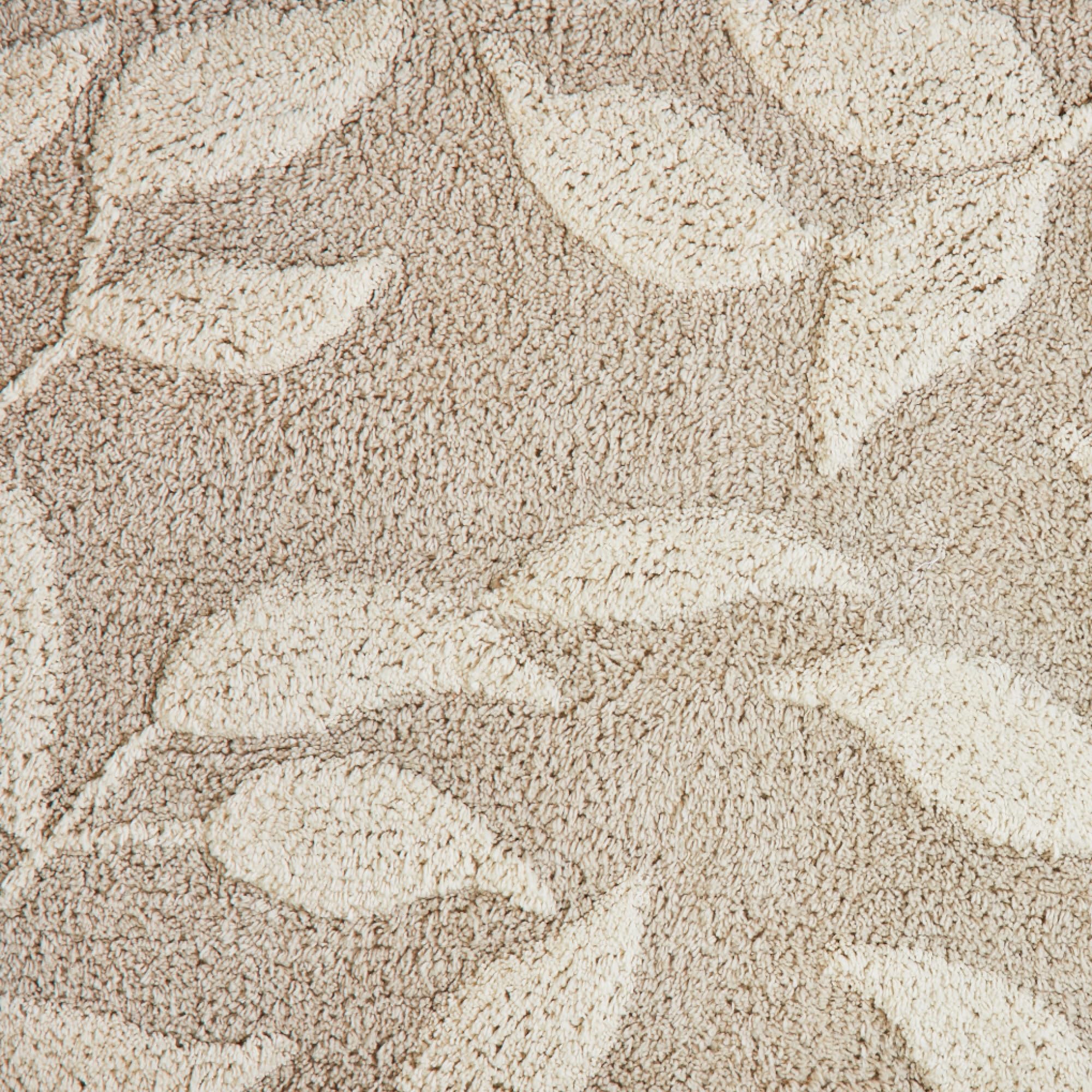 Dreams & Drapes Mata łazienkowa z naturalnych liści, 50 x 80 cm, 100% bawełna, miękka w dotyku, botaniczna mata łazienkowa, chłonny dywan w kolorze kremowo-taupe, kwiatowy wzór, antypoślizgowy dodatek