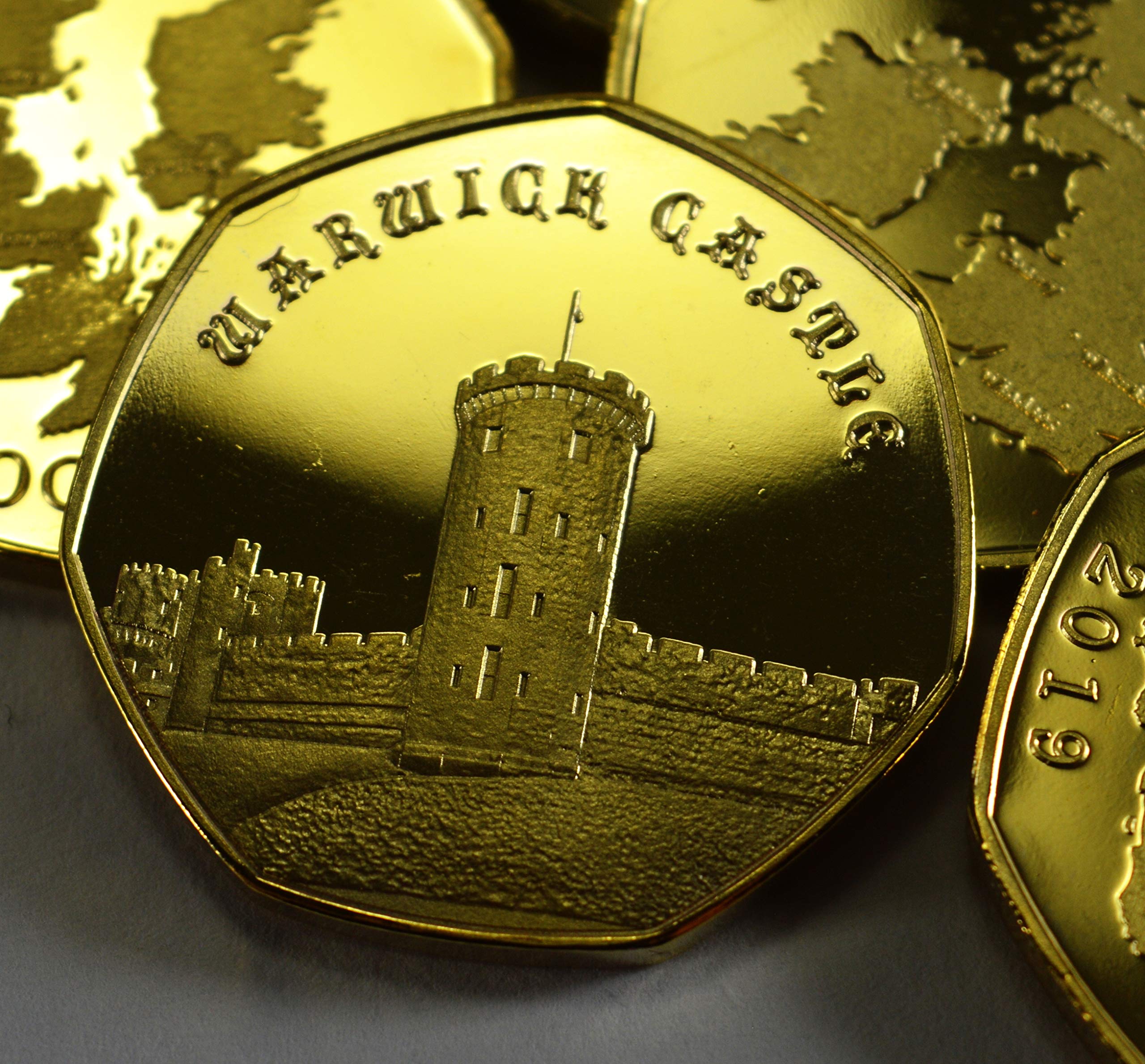 The Commemorative Coin Company Gold Warwick Castle 24Ct Commemorative Coin Albums/50P Coin Hunt Collectors 2019 Castle Series
