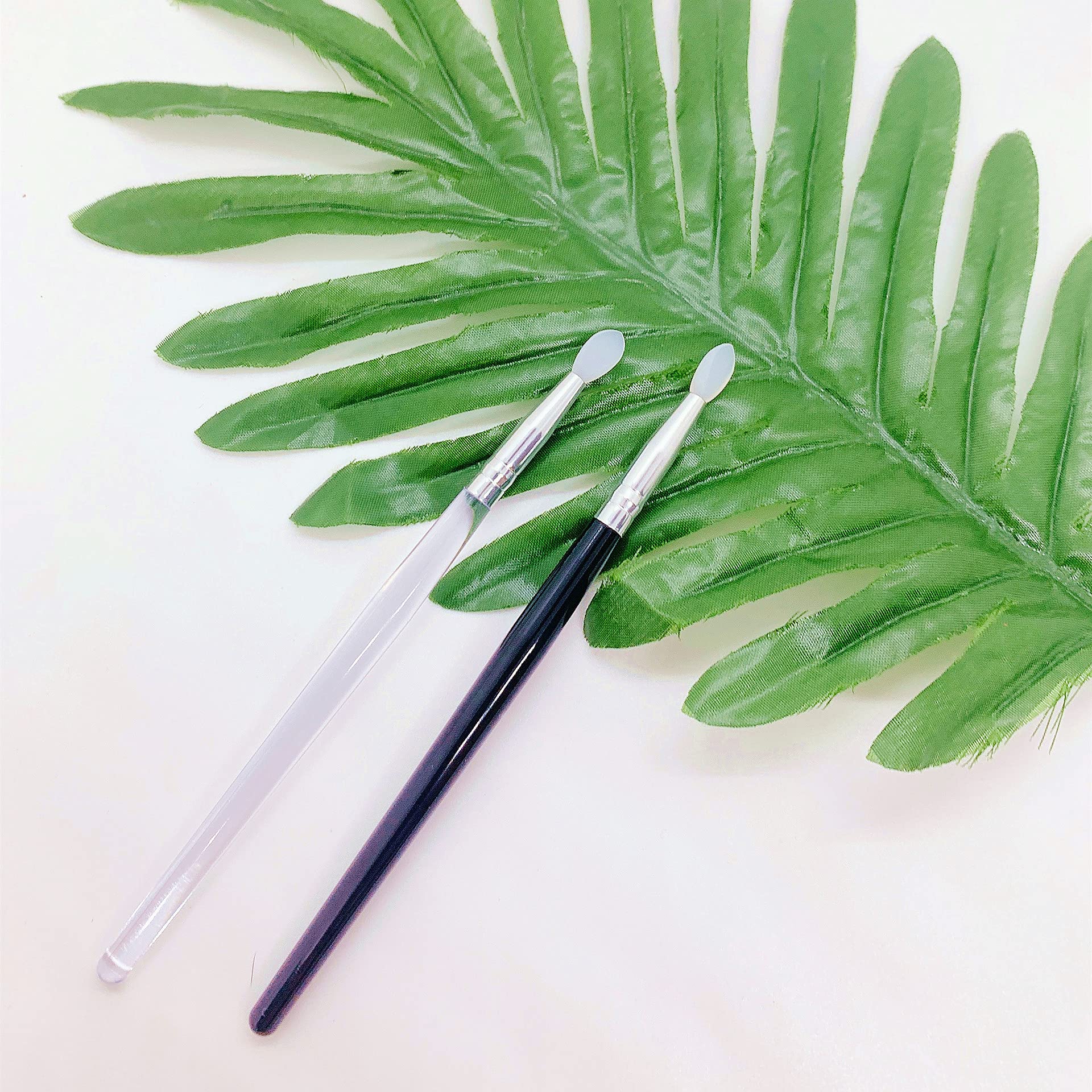 Lip Brush Tool, Silicone Lipstick Brush Black and White 2 Pcs