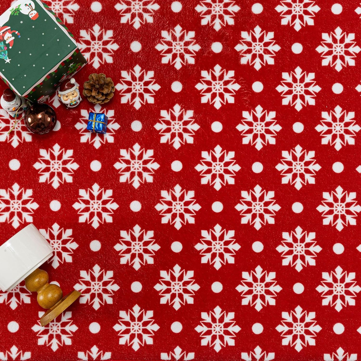 HUGEAR Christmas Area Rug 2x3 Entryway Rug Machine Washable Rugs Red/White Indoor Door Mat Front Door Rug Snowflake Non-Slip Small Carpet for Bedroom Kitchen Bathroom
