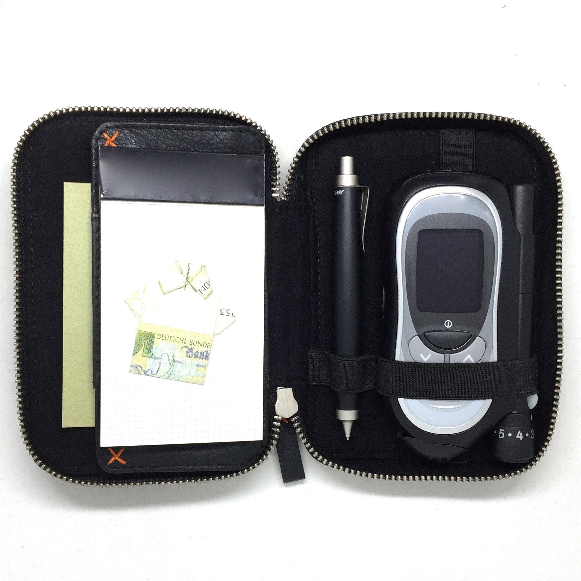 Premium Diabetiker Etui mini aus echtem Nappaleder - Isolierende Insulinpumpen Tasche für Reisen - Diabetes Organizer für Blutzuckermessgeräte, Insulinpen und Zubehör (10,5 x 15 x 3 cm)