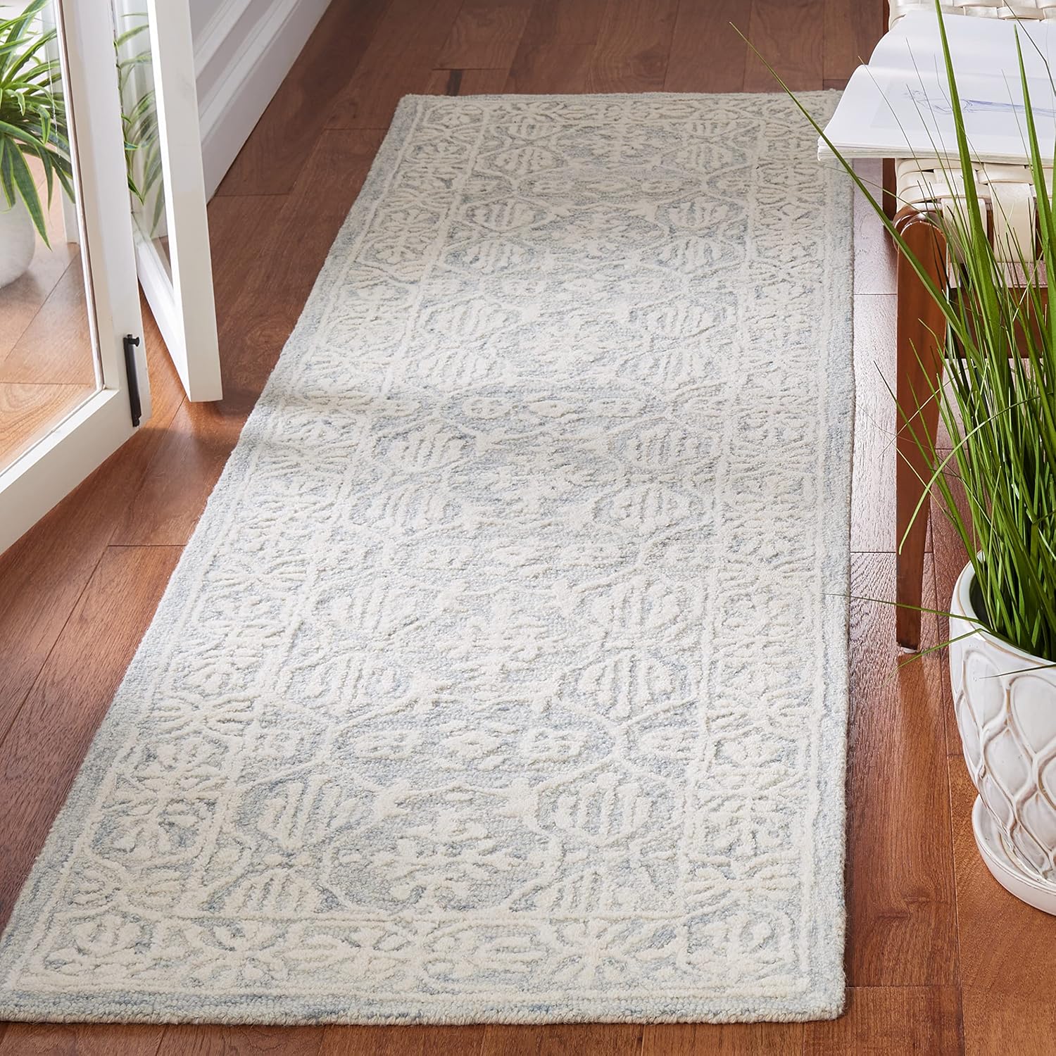 SAFAVIEH Metro Collection Runner Rug - 2'3" x 8', Light Grey & Ivory, Handmade Wool, Ideal for High Traffic Areas in Living Room, Bedroom (MET903G)