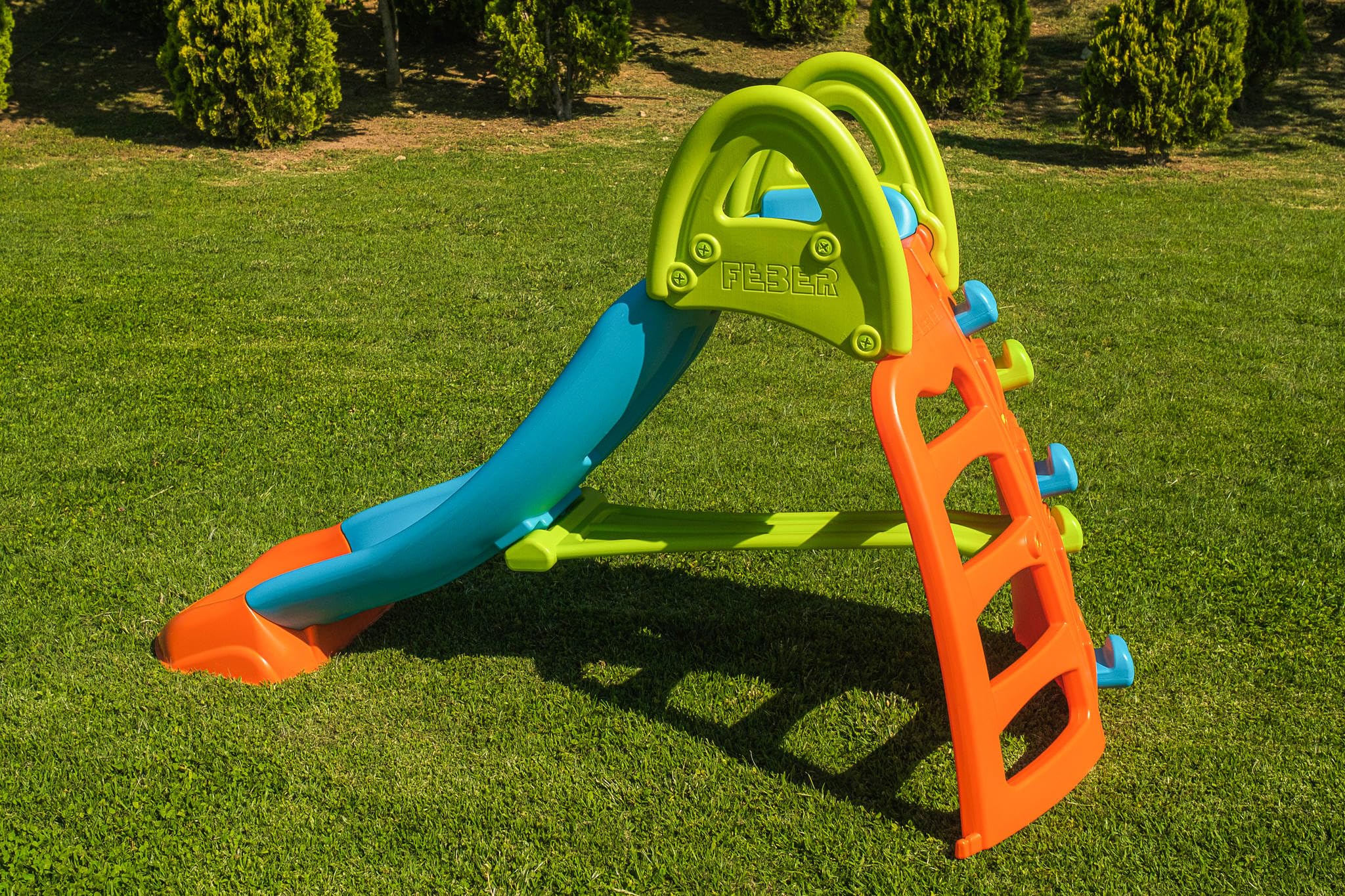 FEBER - Climb & Slide, Scivolo per Bambini con Parete per Arrampicata, Multicolore, Design Resistente e Sicuro per Bambini dai 3 Anni, Famosa (800013534)