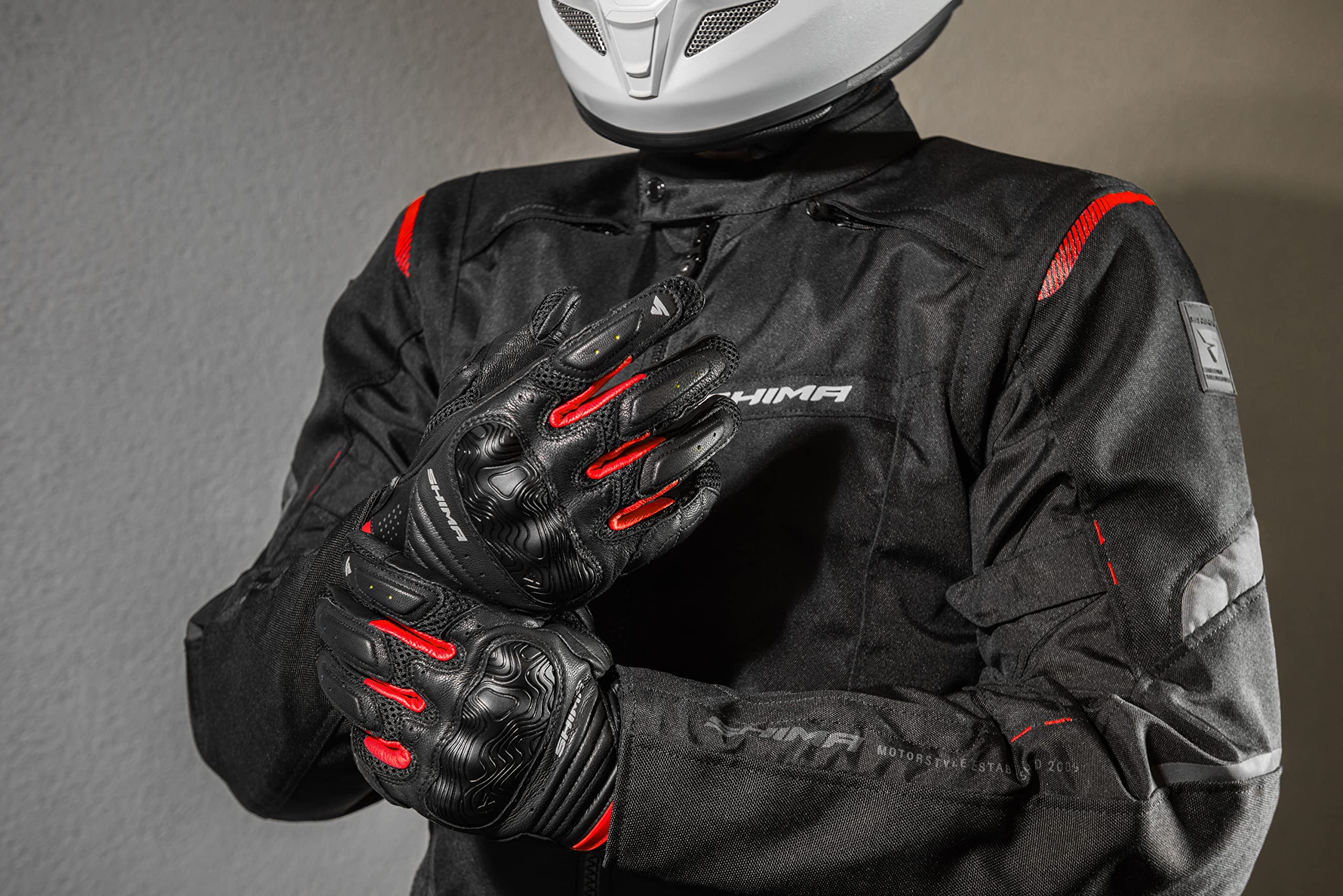 SHIMA RUSH GLOVES MEN BLACK, skórzane krótkie rękawice motocyklowe z ochraniaczami (czarne, M)
