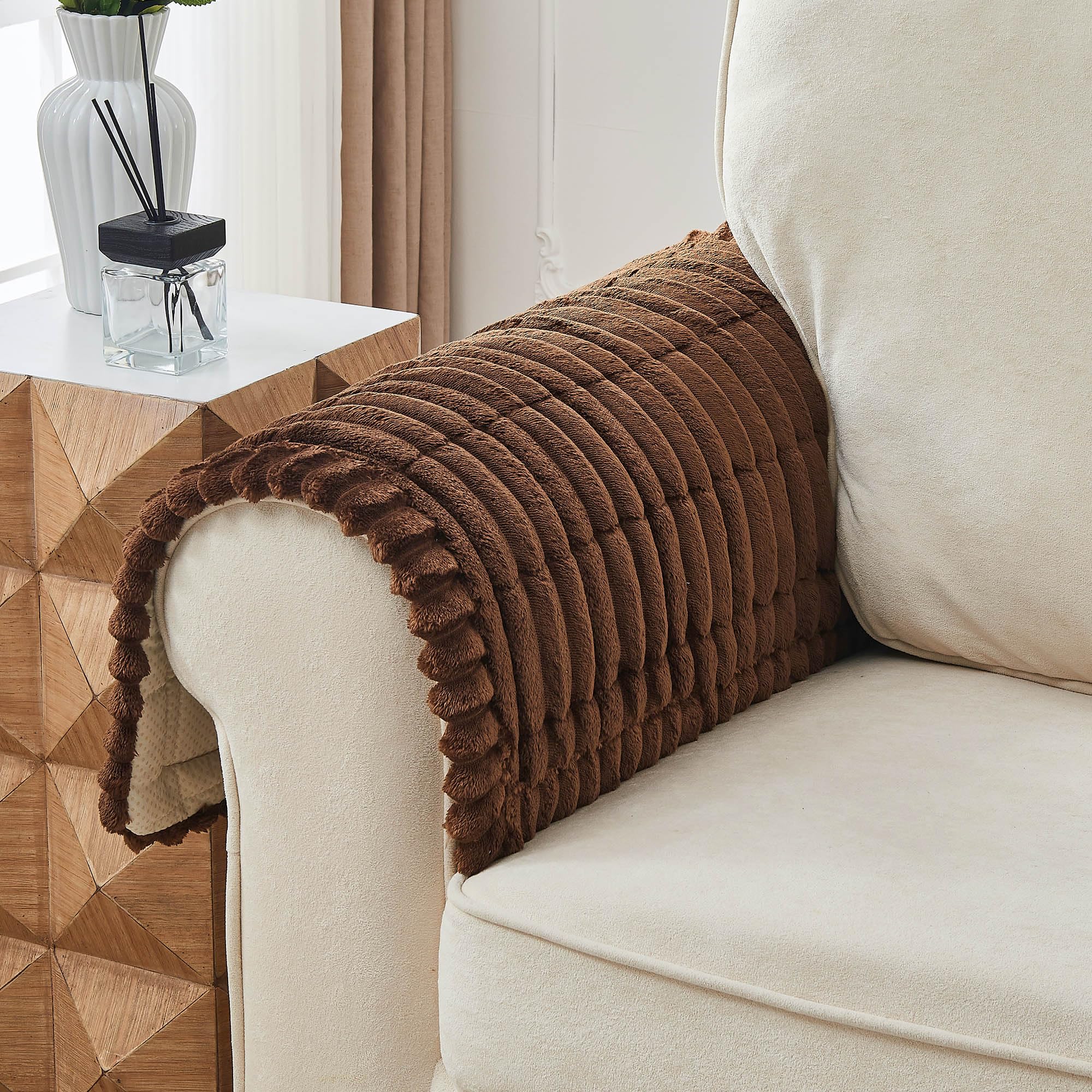 beeweed Thick Corduroy Sofa Cover, Washable Non-Slip Furniture Protector for 2/3/4 Seater, Pet-Friendly Couch Slipcover for Living Room, Soft Universal Couch Seat Cover (Chocolate, 70x70cm)