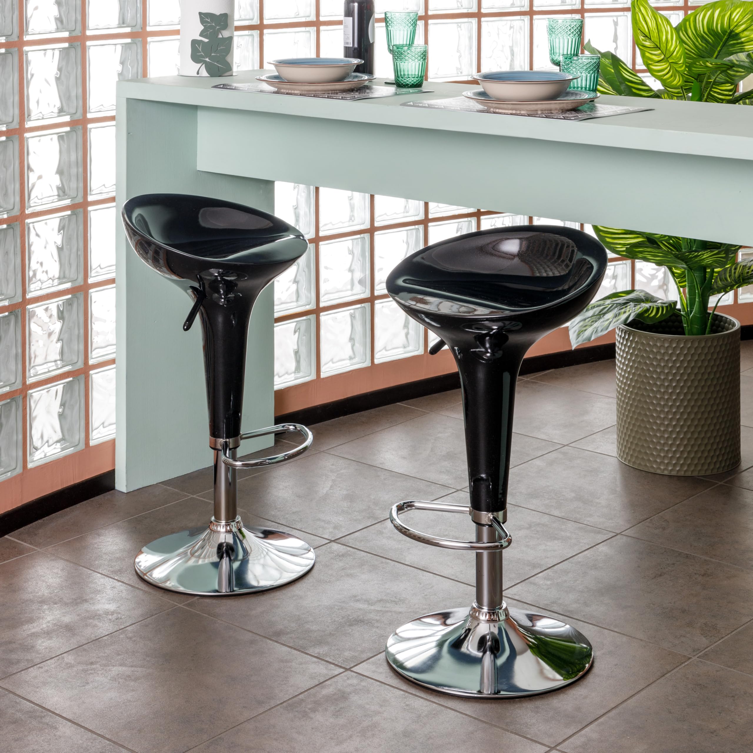 Baroni Home Sgabello Bar Girevole con Altezza Regolabile, Seduta in Plastica Base Cromata con Poggiapiedi e Fondo Antigraffio, Sgabello Cucina, Ristorante, Penisola, 40x45x59-79 cm, Nero, 1 Pezzo